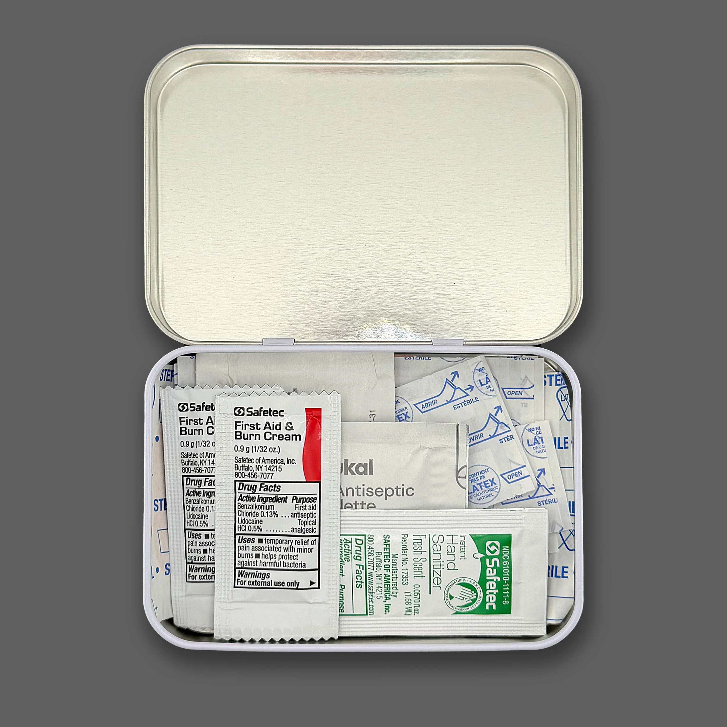 ddc-034_tin_first_aid_kit_open_01.jpg
