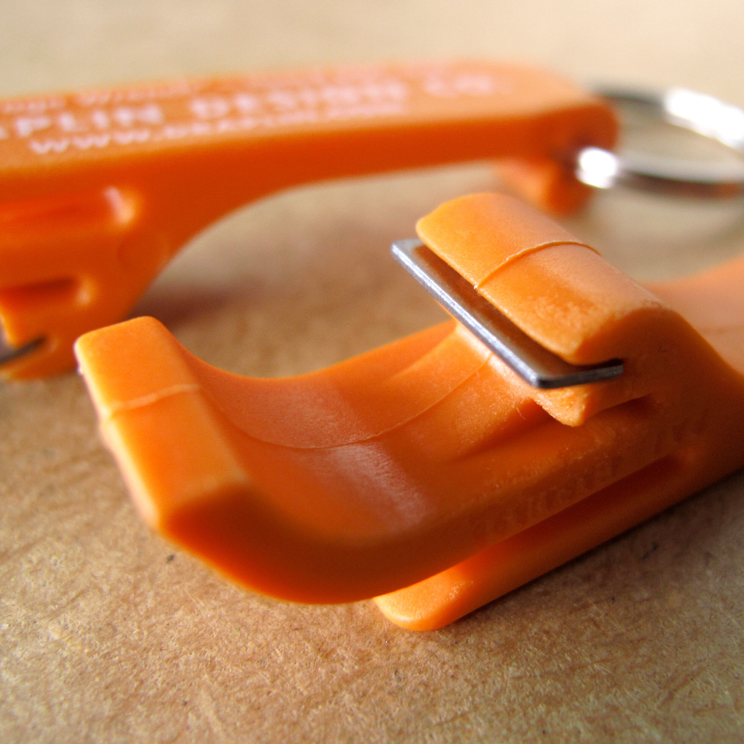 ddc-032_beverage_wrench_detail.jpg