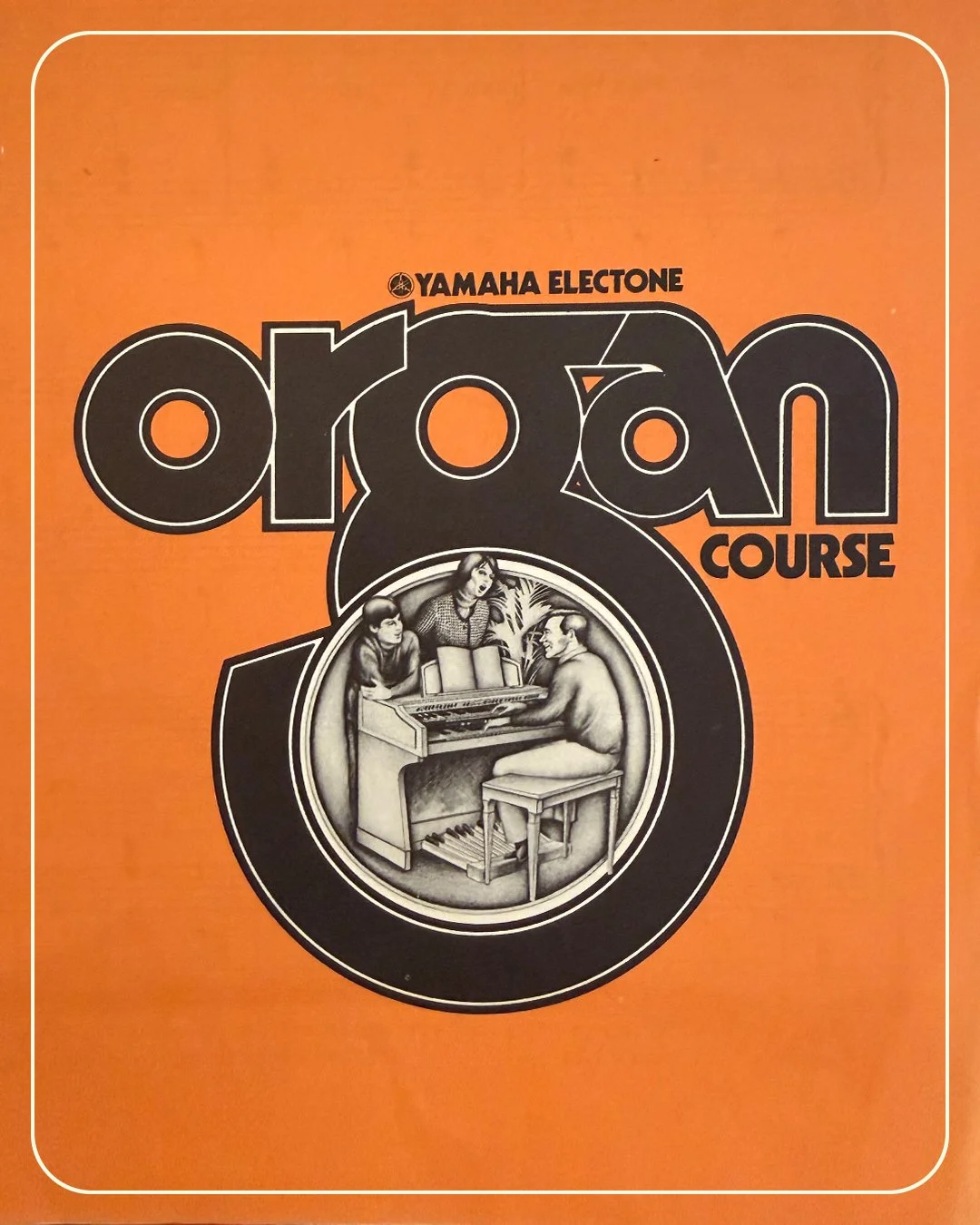 ORGAN-EYES: Saw this little jammer at an estate sale a couple weeks back. Some wicked moves going on! Check out that fuckin&rsquo; &ldquo;g?!&rdquo; Pretty boss!

#deadthings #newlife #thicklines