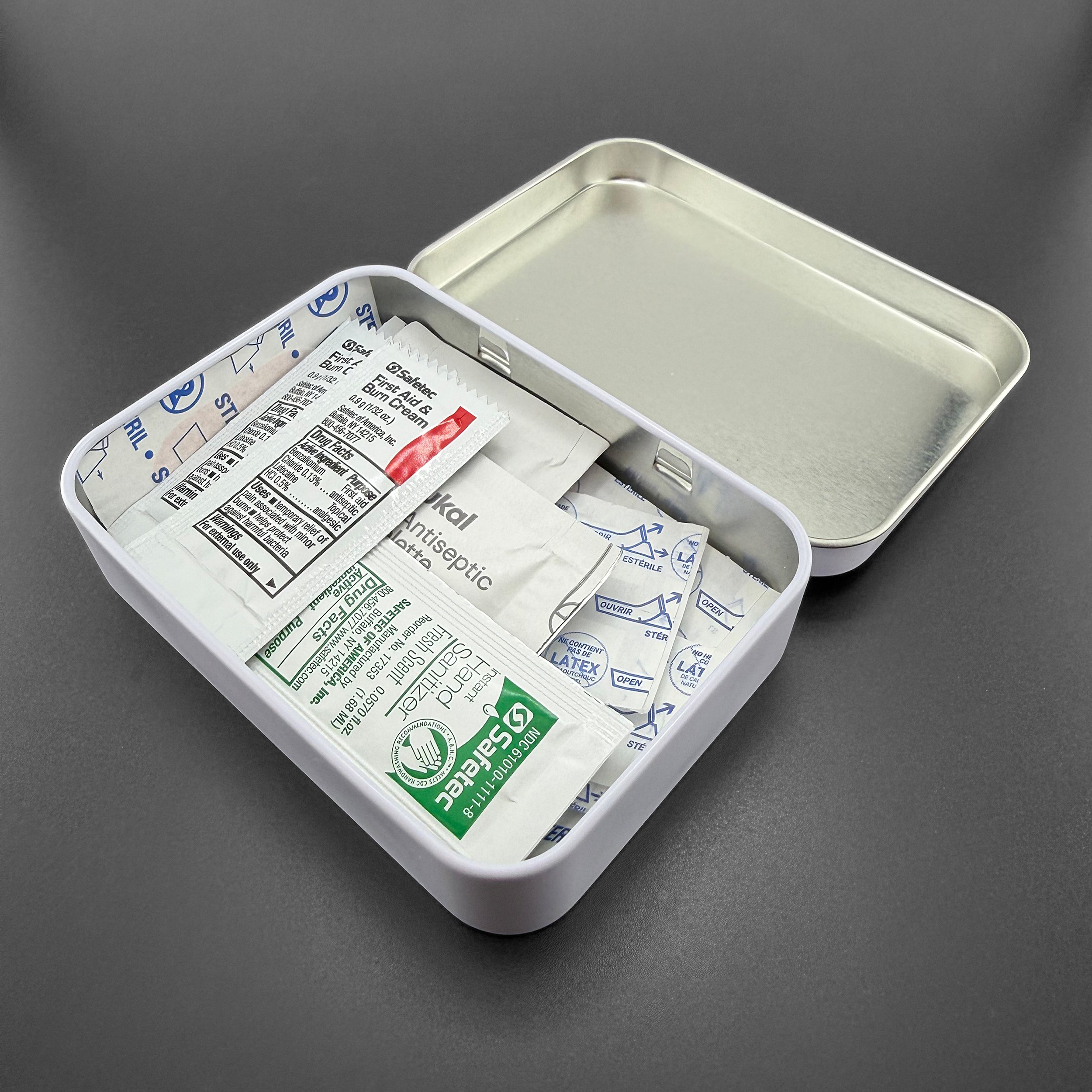 ddc-034_tin_first_aid_kit_open_02.jpg