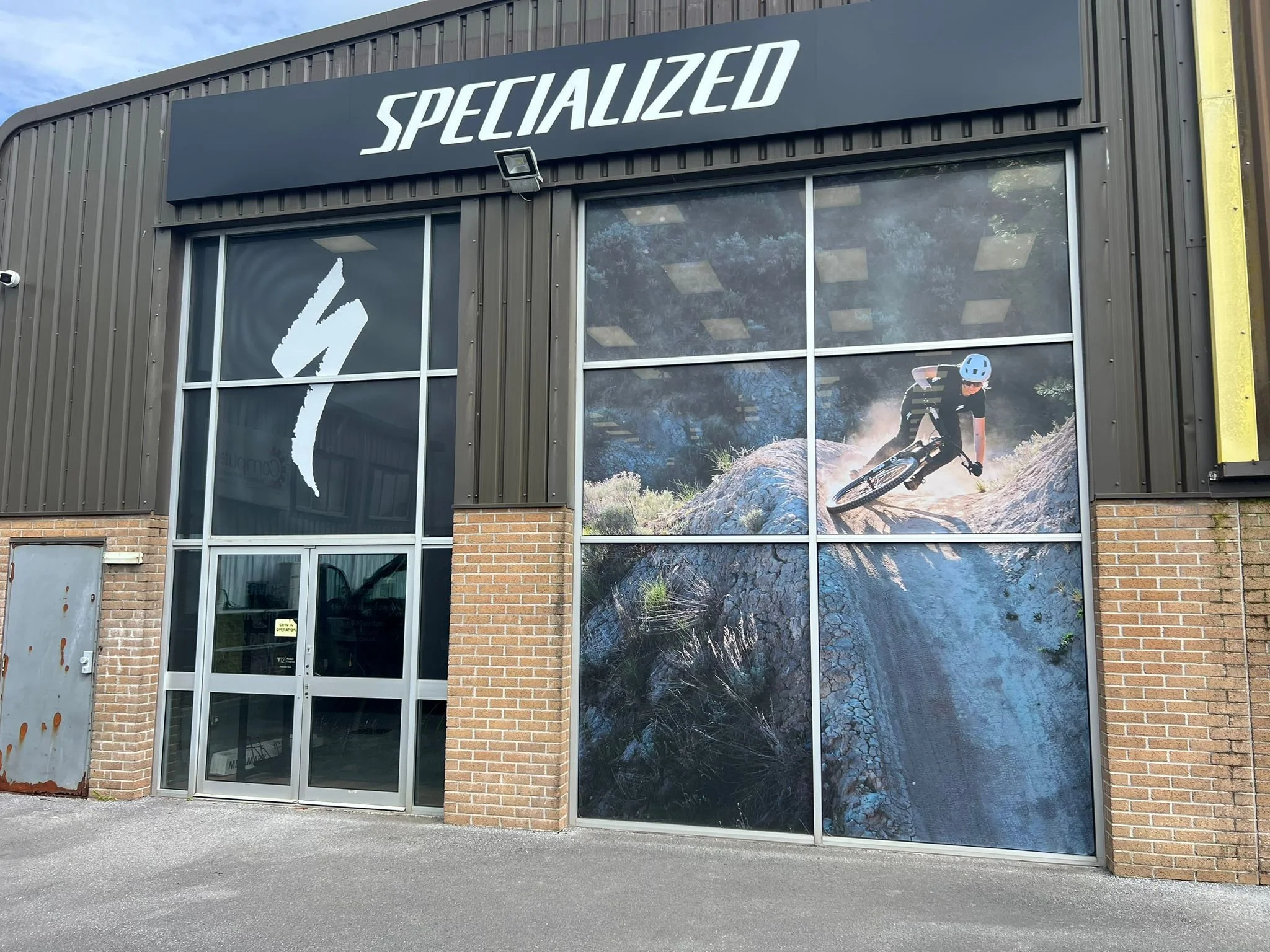 Specialized-Store_3.jpg
