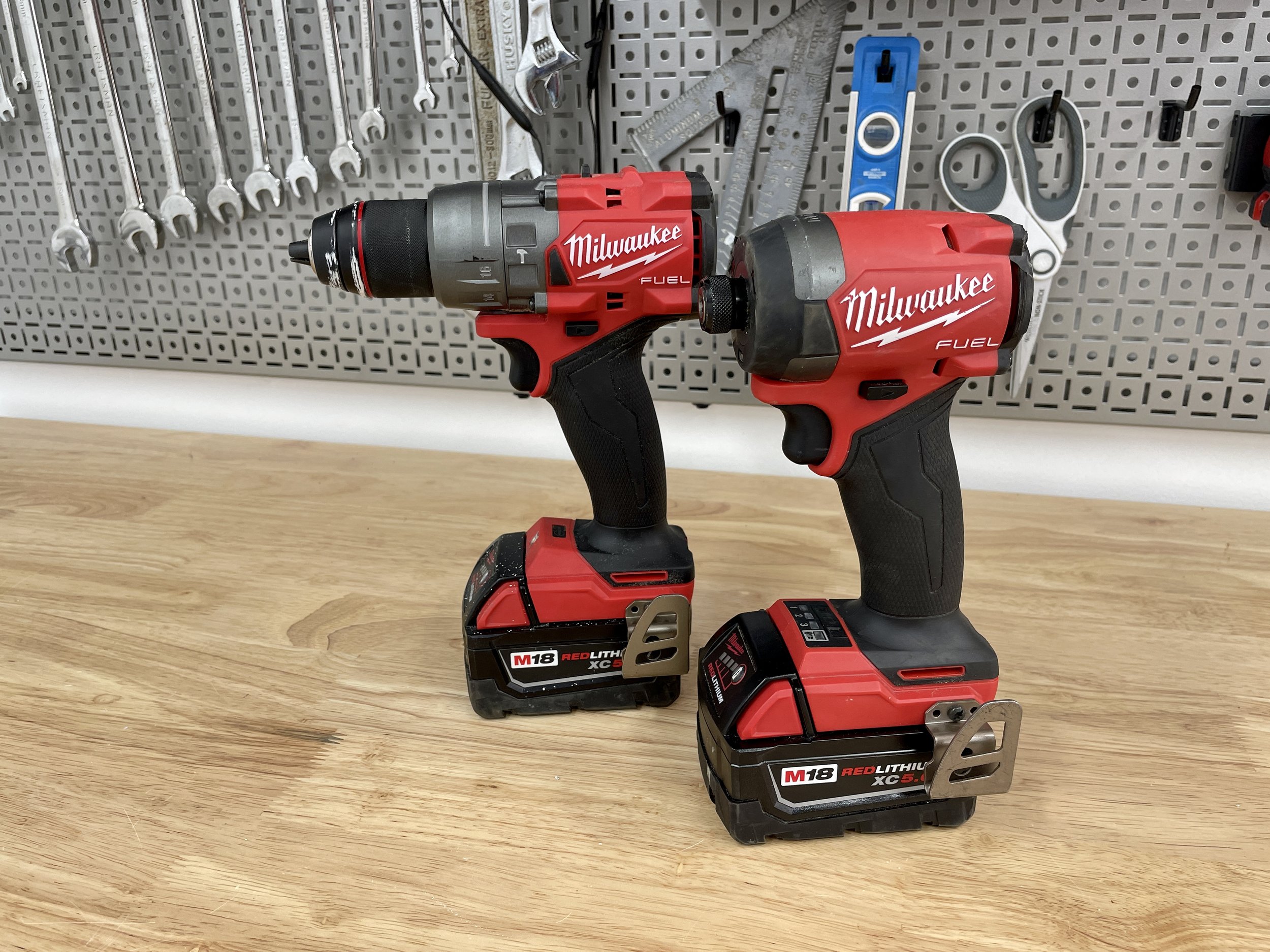 Milwaukee 18V FUEL GEN 4 1/4 Hex Impact Driver 5.0ah Set