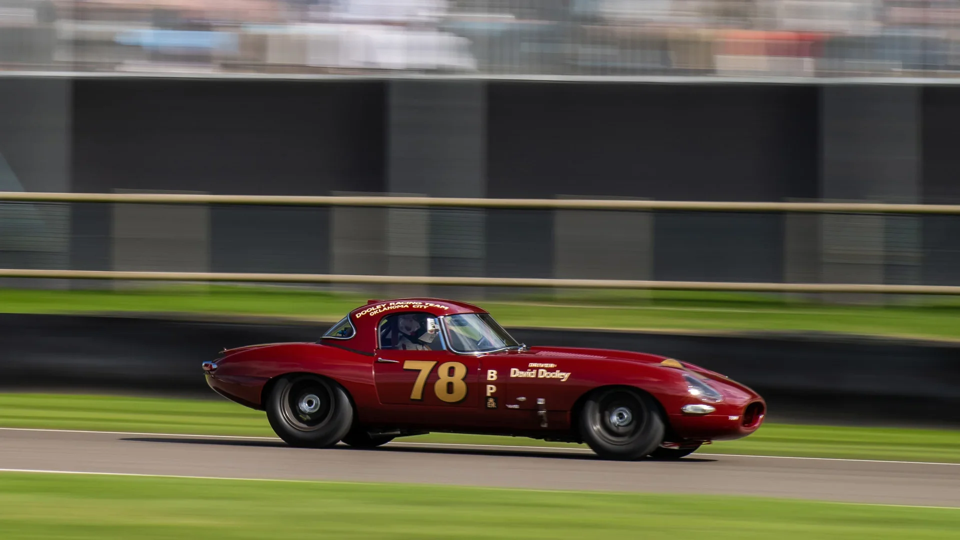 revival2022_loujohnson-402--jaguar-e-type-lightweight-copy.webp