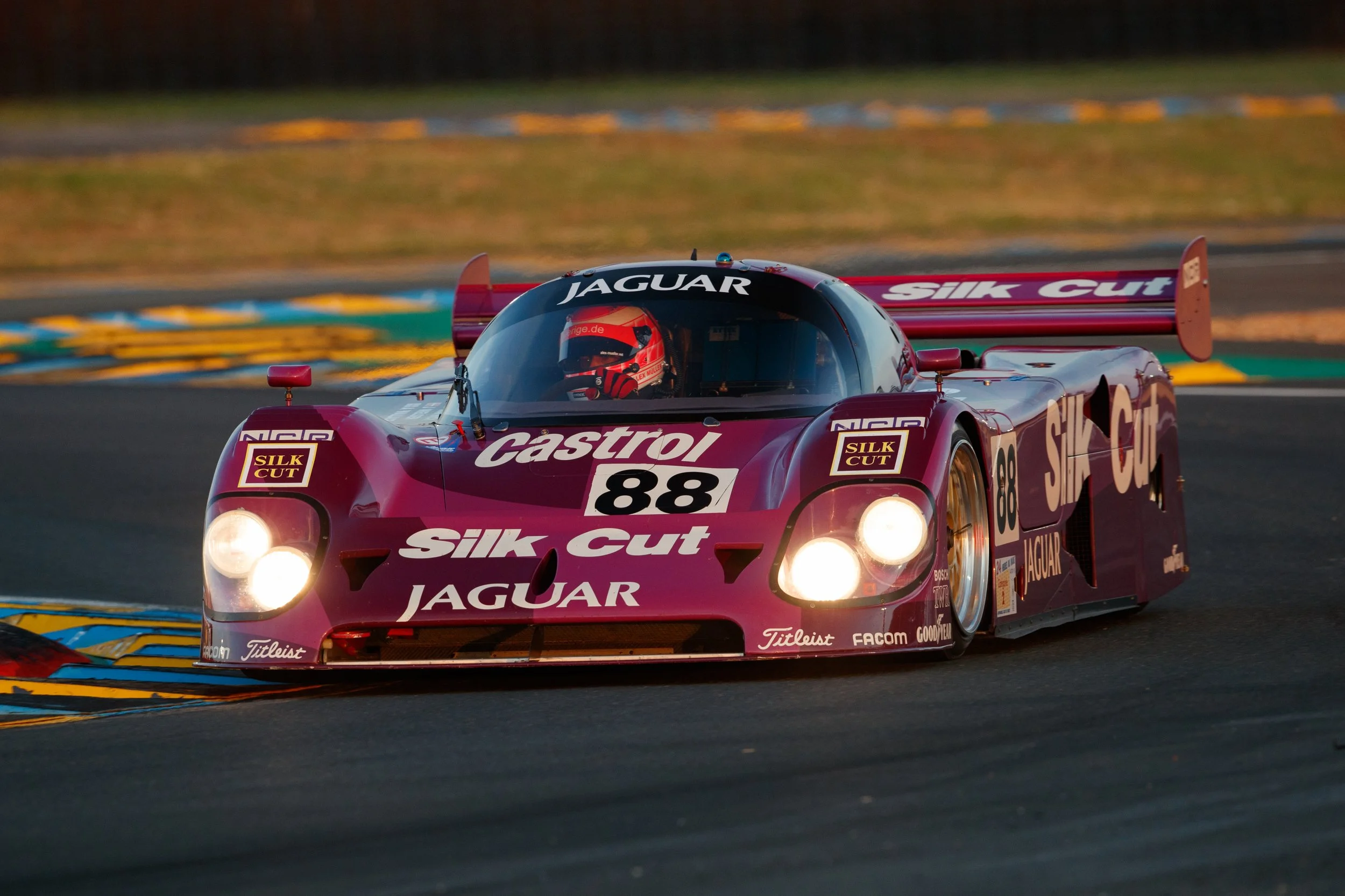 wm-jaguar-xjr12-891-8.jpg