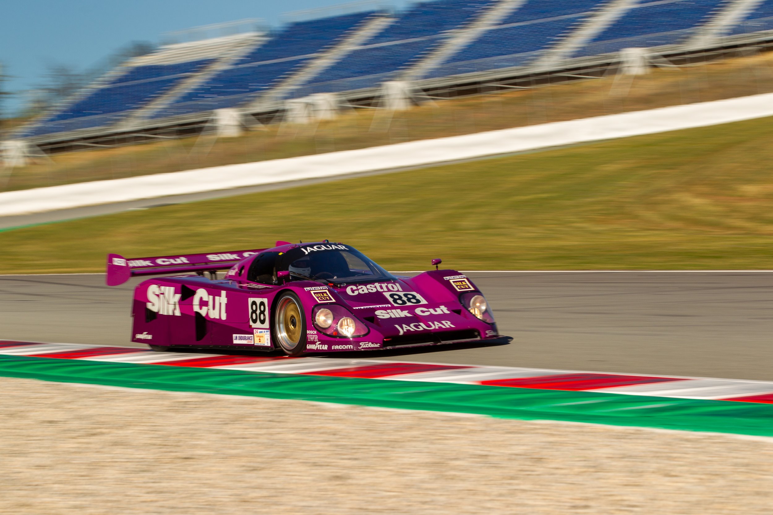 wm-jaguar-xjr12-891-23.jpg