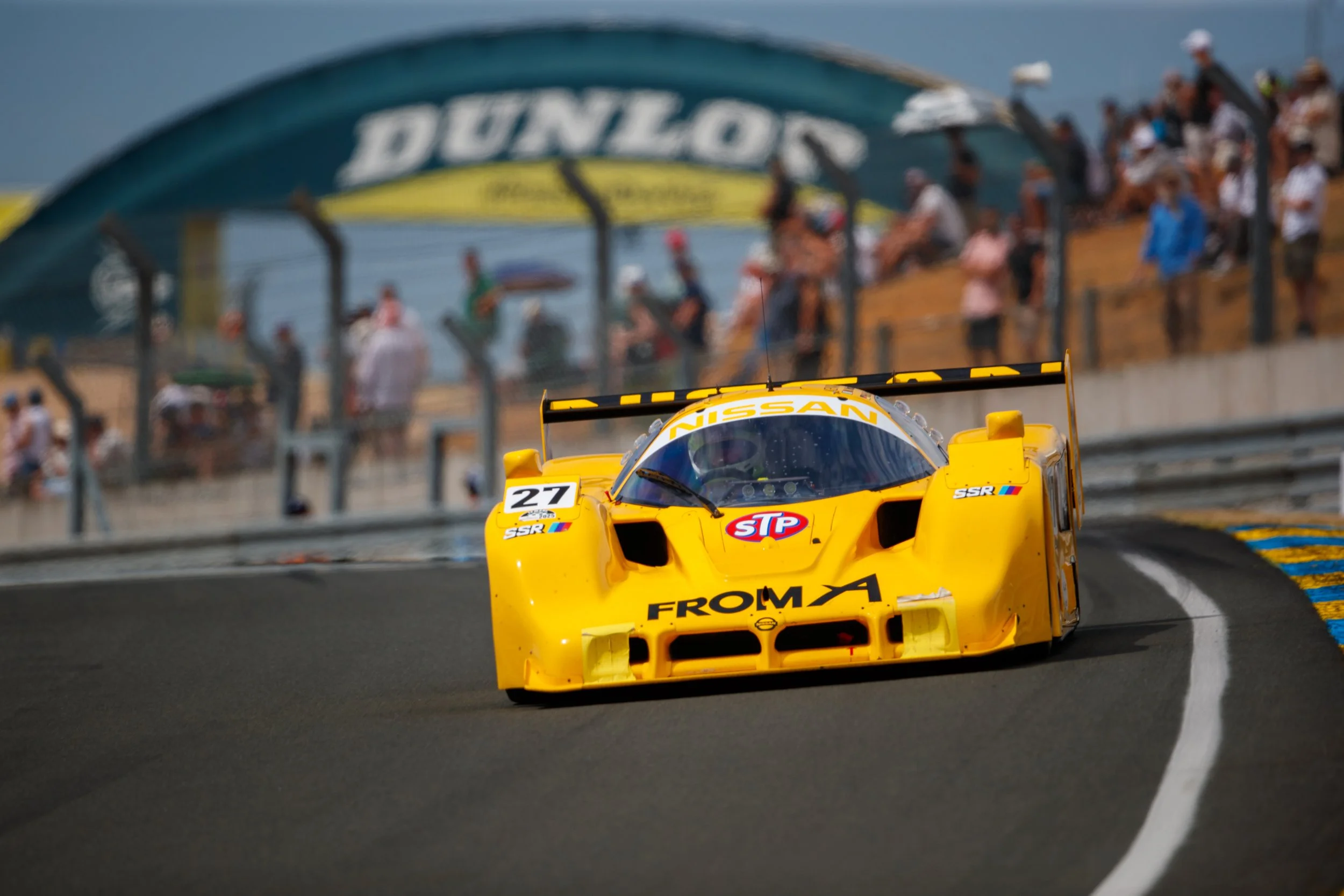 wm-nissan-r90c-07-32.jpg