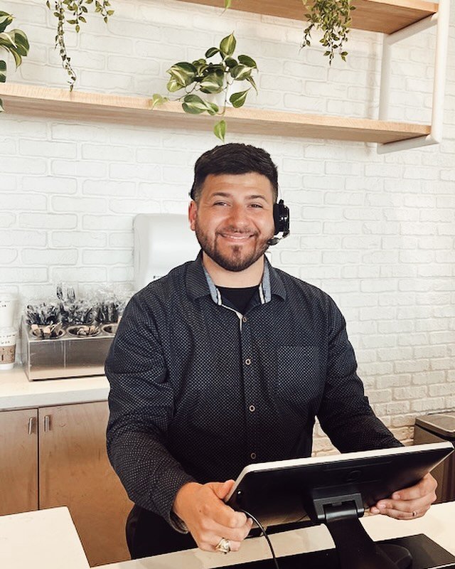 Meet Ricky Garcia, manager at your Edinburg location. 🙌🏻Ricky brings genuine warmth and helpfulness to our team, making sure every customer receives a &ldquo;wow&rdquo; experience! 

Come to JuiceUs today!

#rgv #rgvlife #juiceus #edinburg #healthy