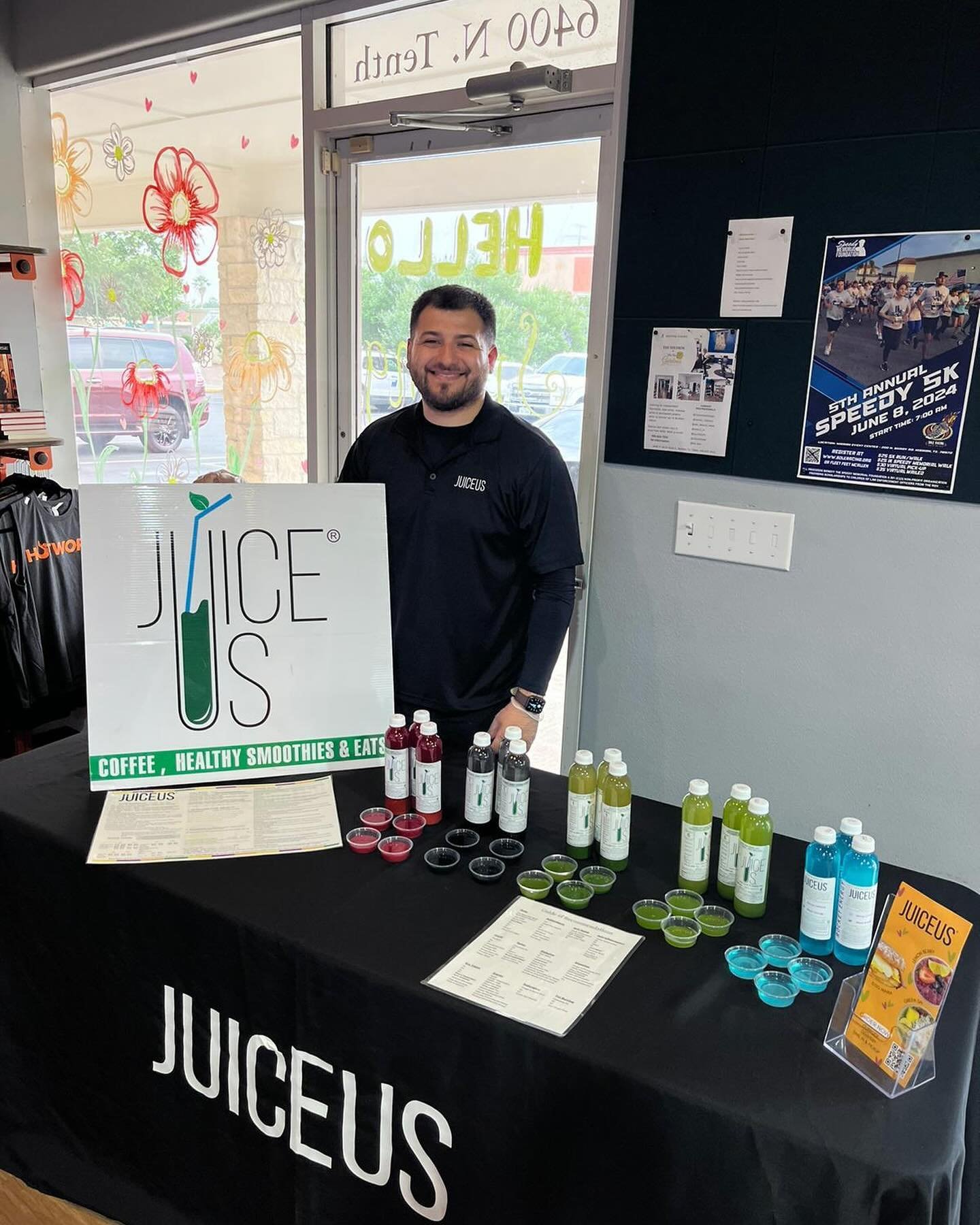 Fueled up your workout! 💥Last weekend, we stopped by @hotworxmcallennorth with our @juiceus_ booth and shared samples of our cold-pressed juices and our new energy drink, ROCKET ENERGY! 🌟 

Did you try one? Let us know in the comments! 👇

 #juiceu
