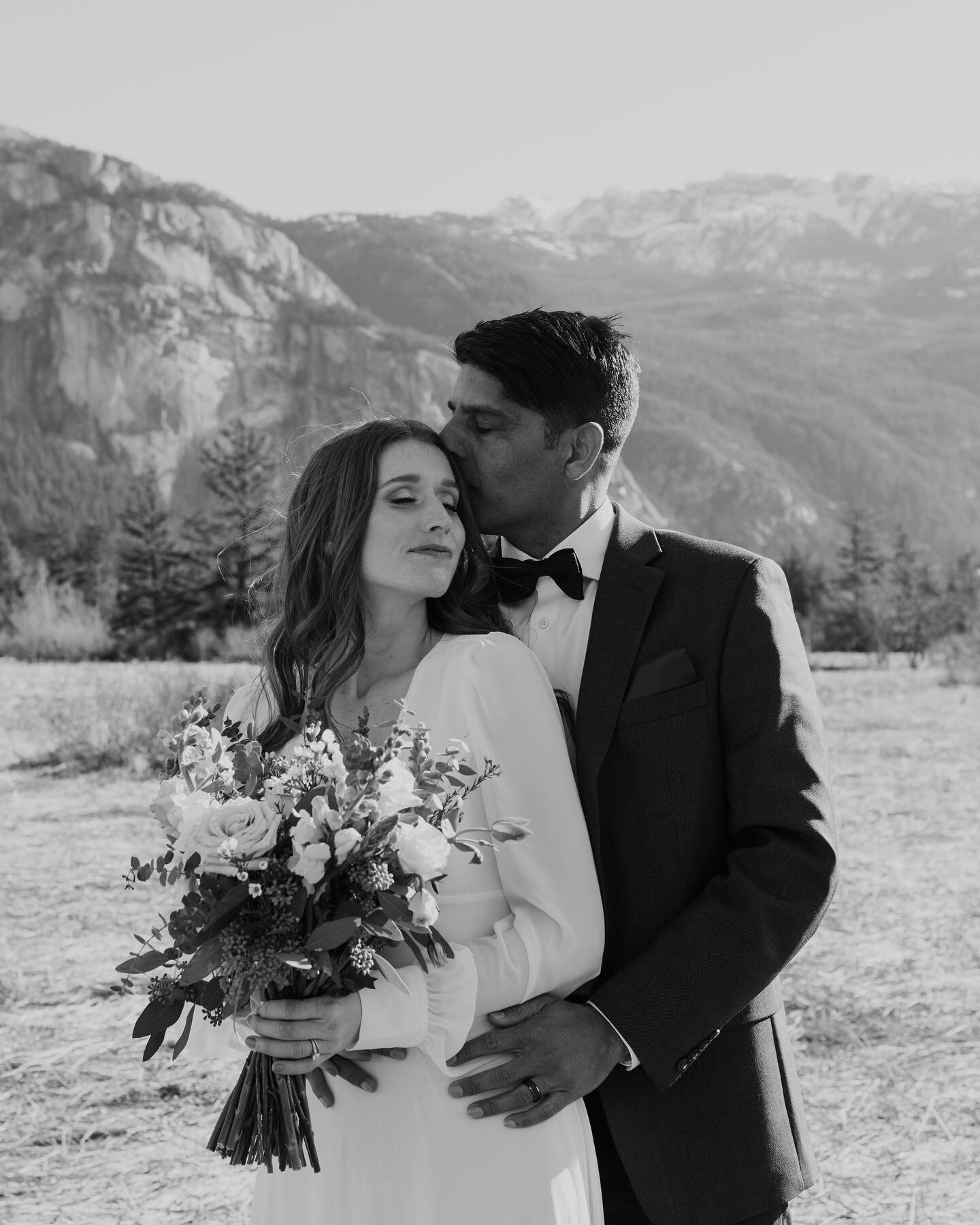 I can&rsquo;t believe it&rsquo;s almost been a year for these two 🥰
.
#yvr #winterwedding #squamish #exploresquamish #vancouverwedding #squamishweddingphotographer #vancouverweddingphotographer #squamishwedding #seatoskywedding