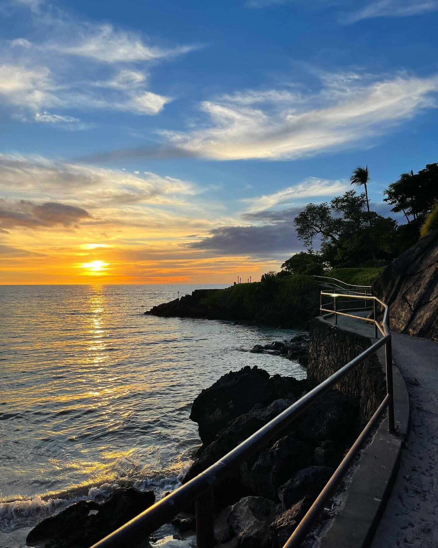 1. We walked down to the shore.
2. The umbrellas had called it a day.
3. He took a dip, with a smile on his face.😍

#sunset #bigisland #maunakeabeachhotel #pacificocean