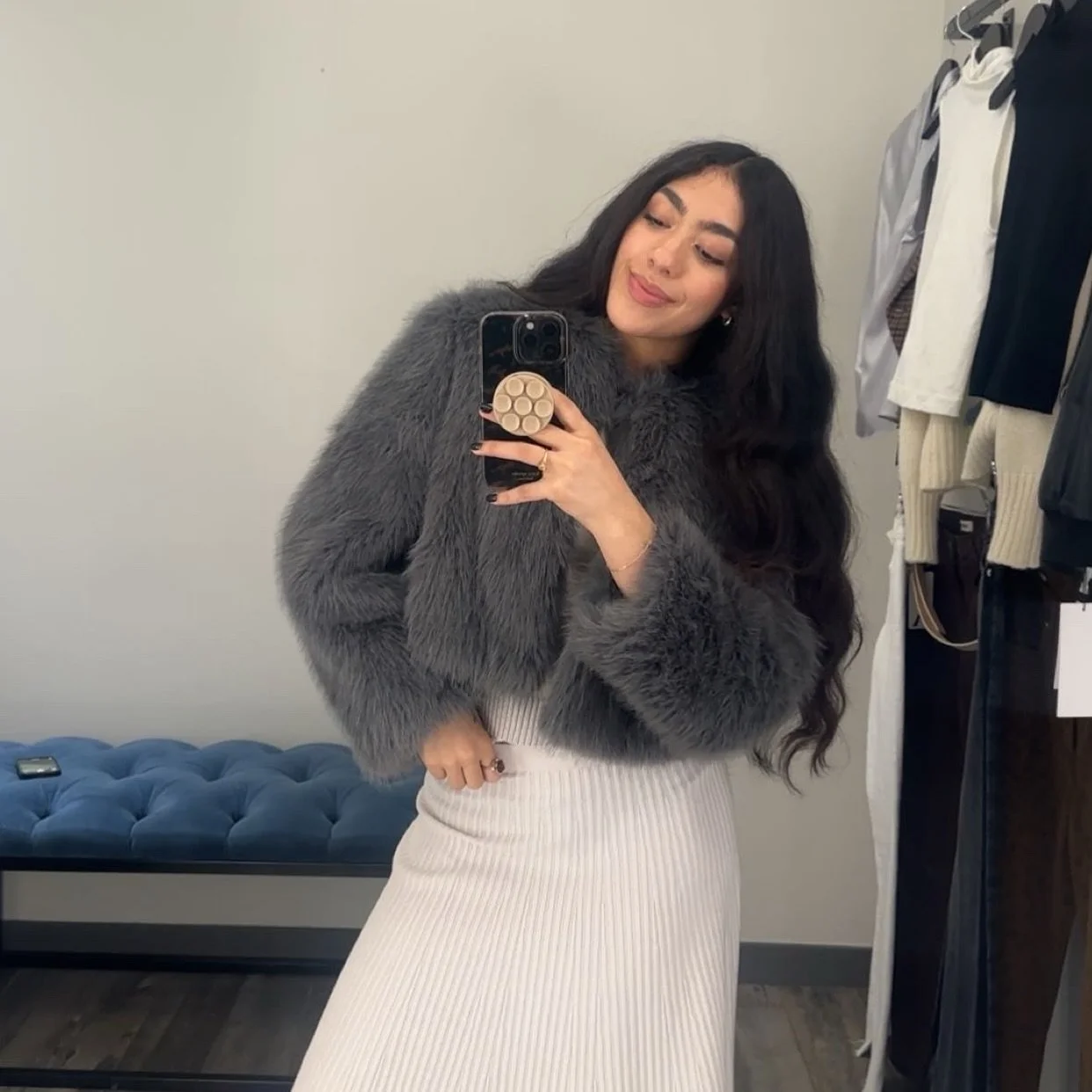 This week’s lineup is so good…cozy-chic sweaters from Avant Toi, the softest MISA jacket, a fresh new color in those Citizens of Humanity jeans you all loved + much more ✨🖤