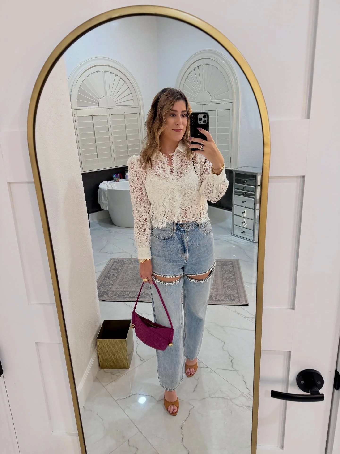 We love seeing you in your A Line pieces! ✨🤍 Want to be featured next month? DM or text your stylist a photo. 🤩