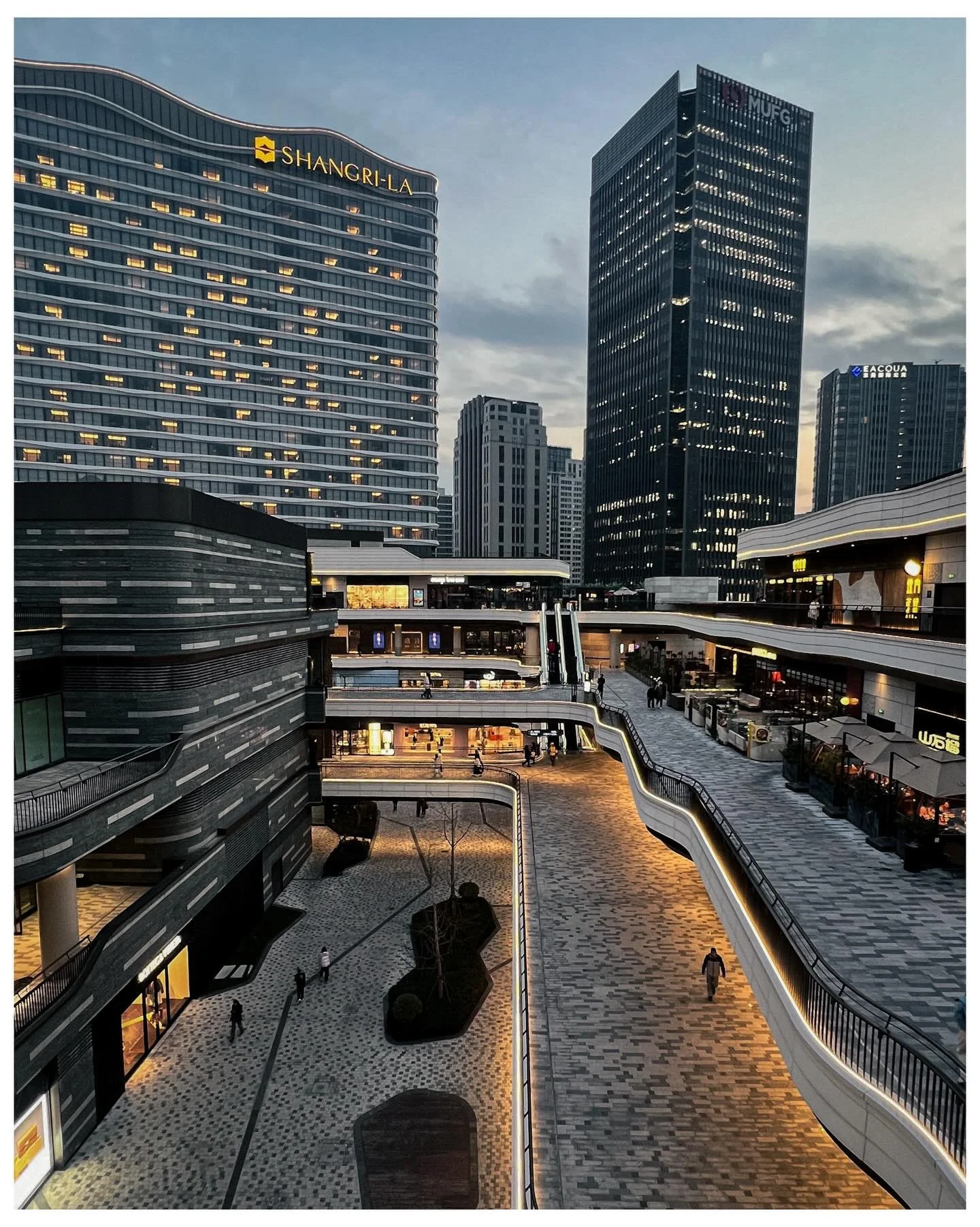 City at dusk. #taikooli