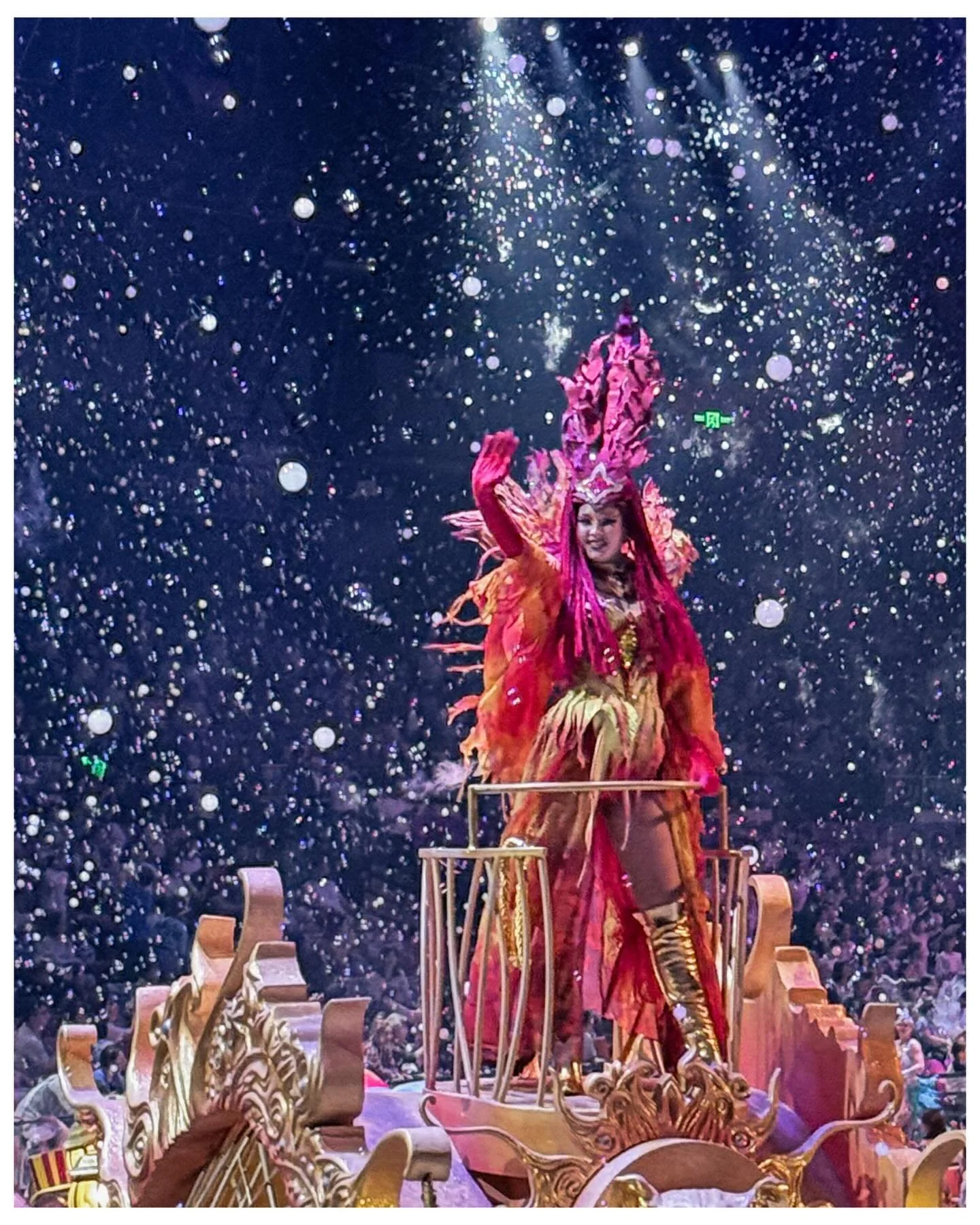#stage #circus #chimelong #holiday