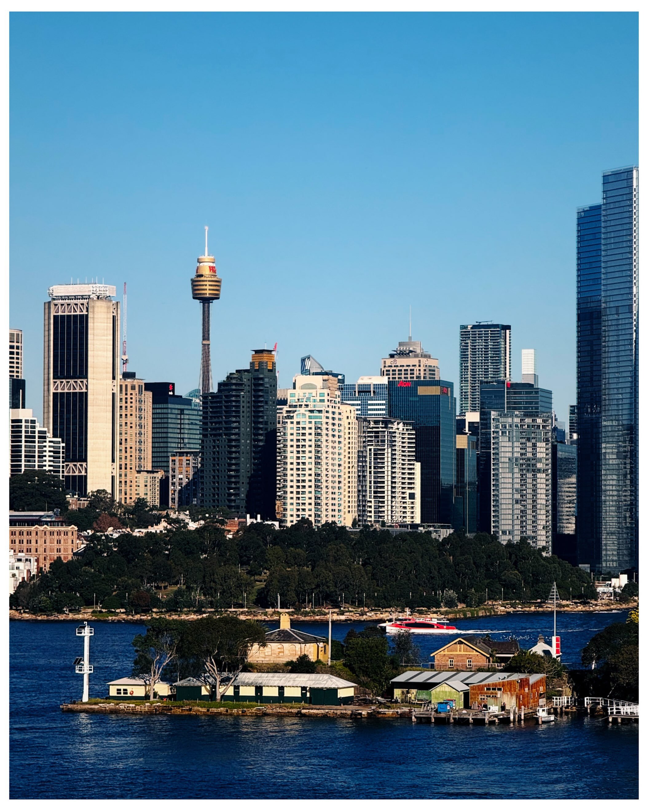 A skyline that never gets old.

#Sydney #SydneySkyline #CityscapePhotography #UrbanPhotography #australia