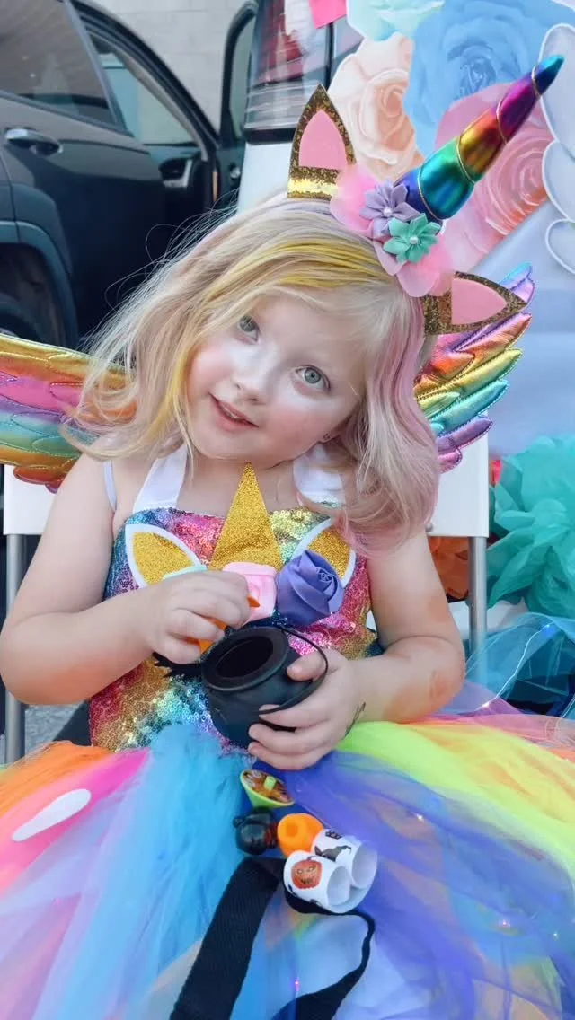 🕸️👻 What a frightfully fun night at Montessori Room Anthem’s Halloween Trunk or Treat! Our students came dressed to impress, parents brought their creative trunk designs, and together we made memories sweeter than candy! 🍬🎃 Thank you to eve