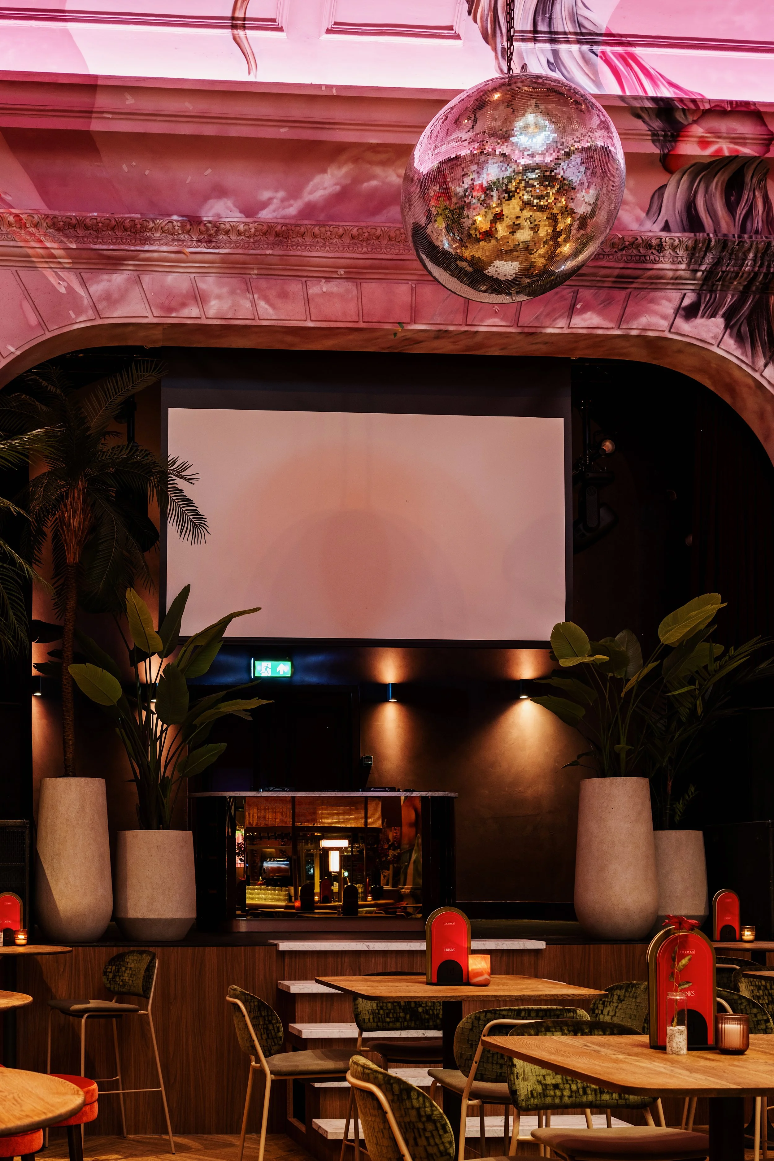 THOMAS_EINDHOVEN-STUDIOSOON64.JPG