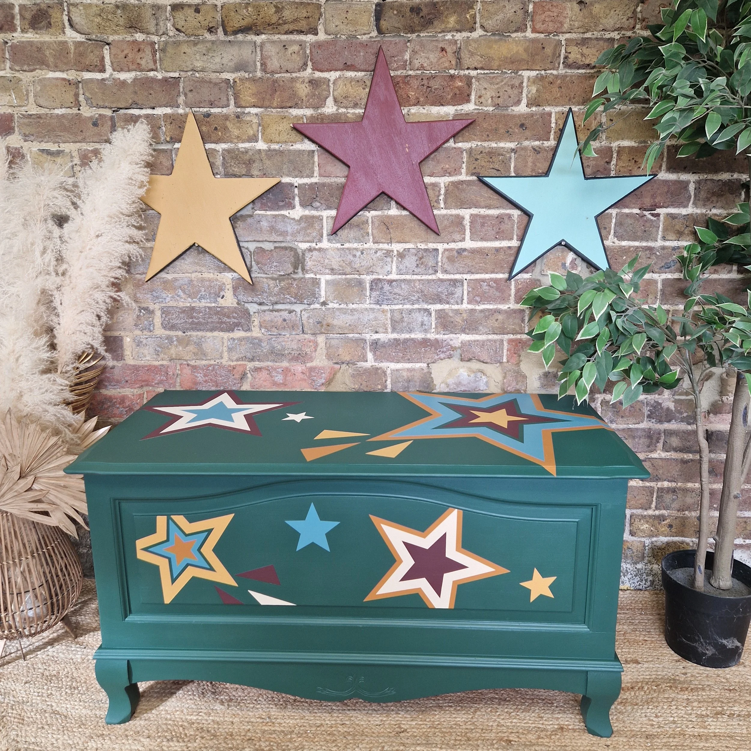 custom-painted-storage-box-commission-london.jpg