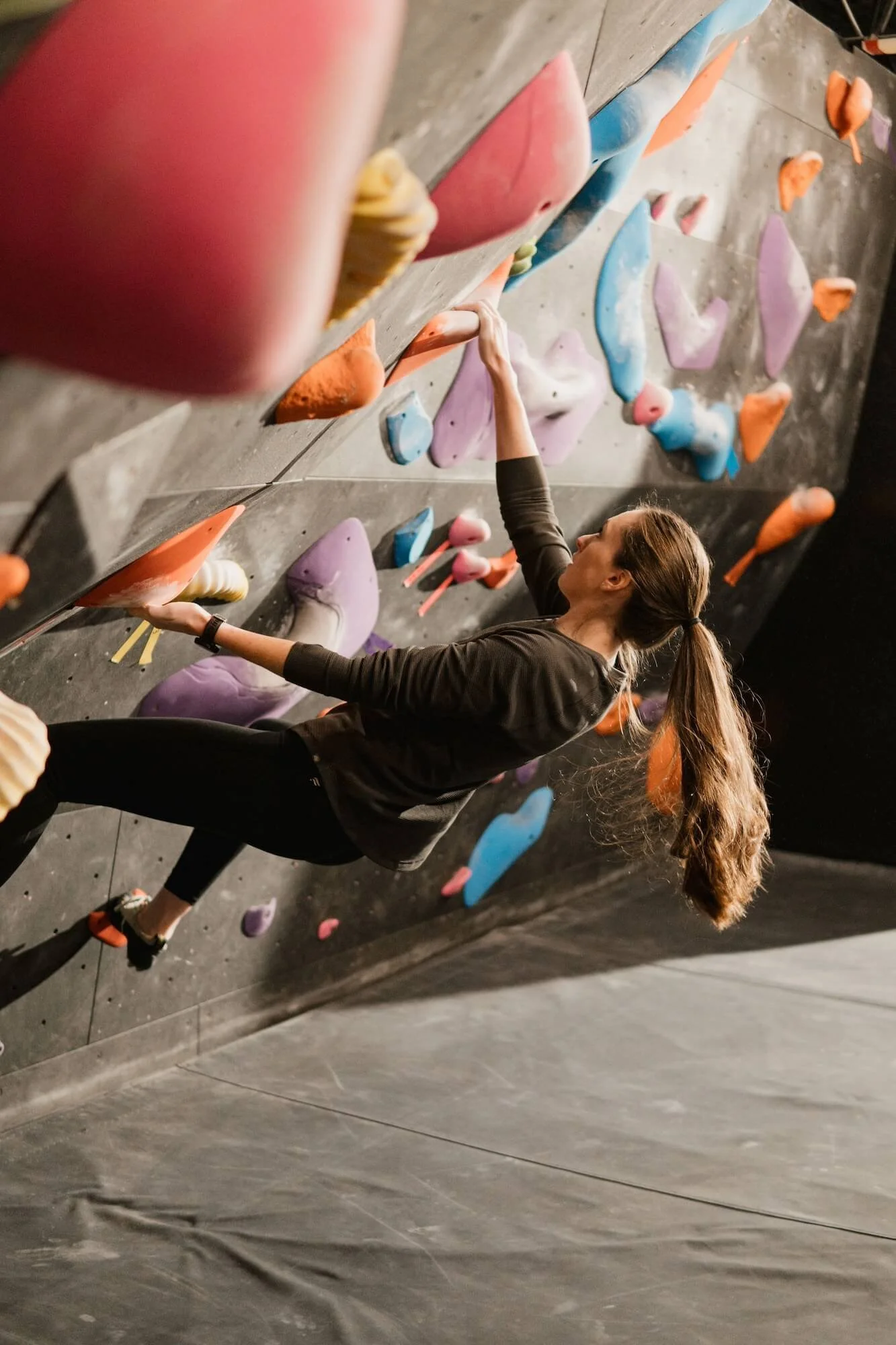 Sunrise Bouldering Creates Peak Climbing Community