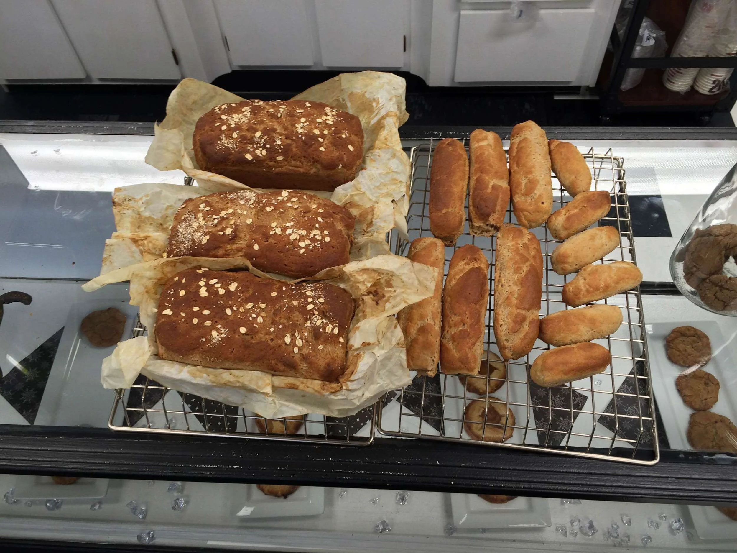Suzeas_Bakery_Fresh_Out_Oven.jpg