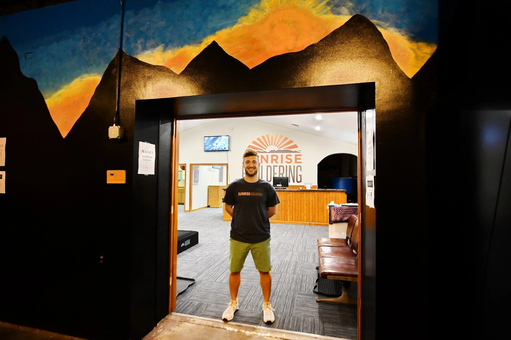 Owner_Standing_Entrance.JPG