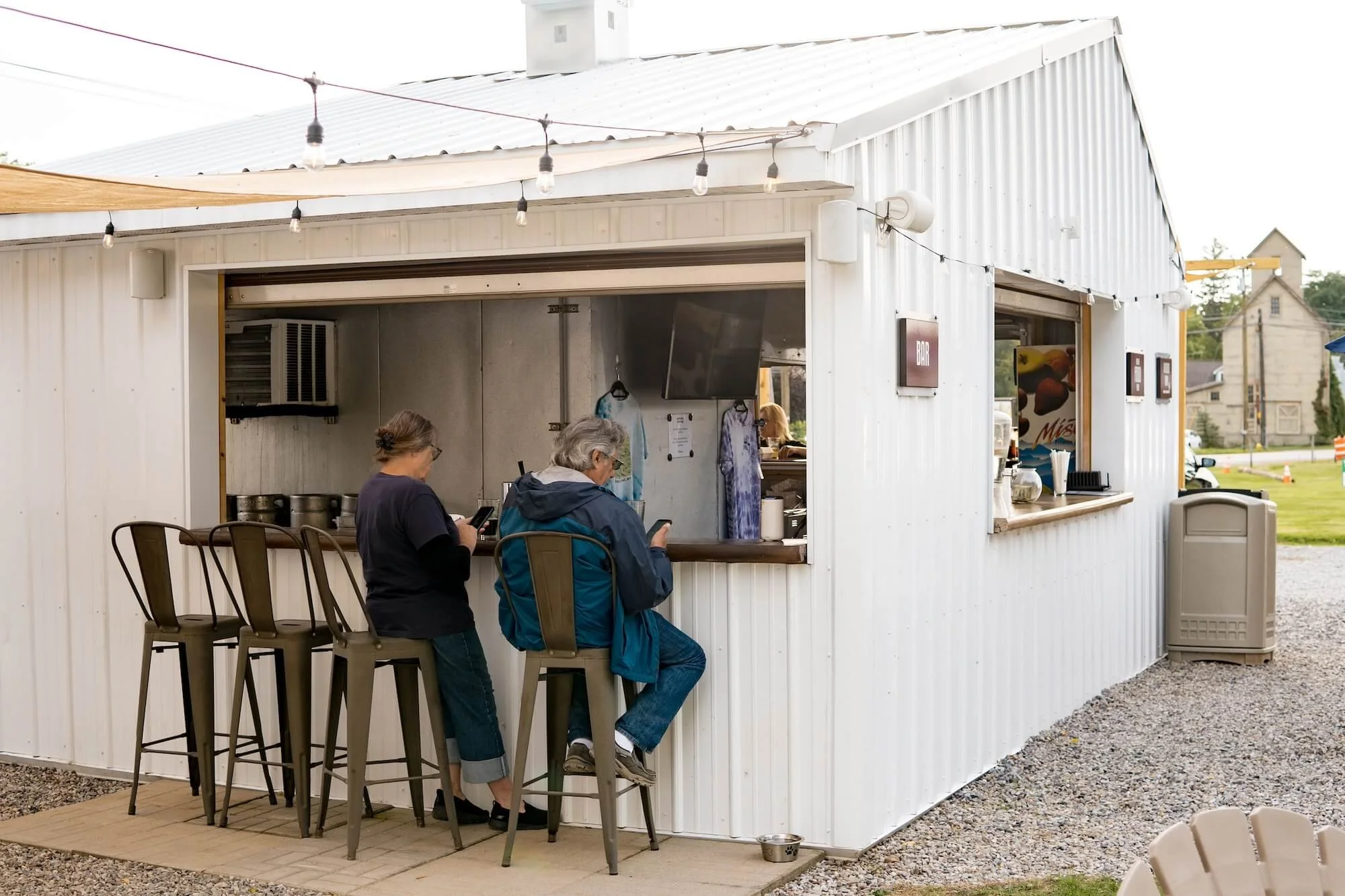 Outside_Bar.jpg