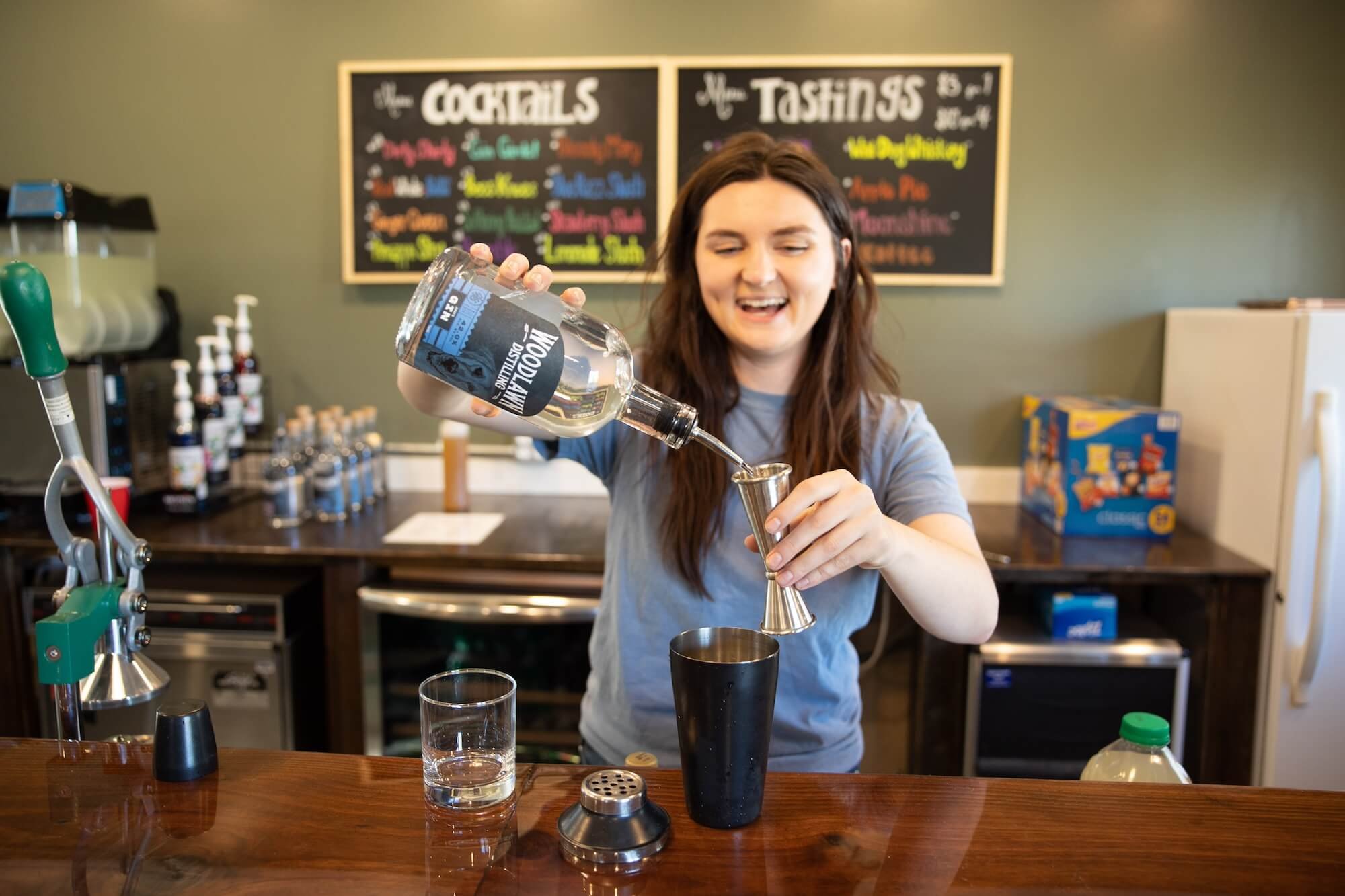 Woman_Pouring_Drink.jpg