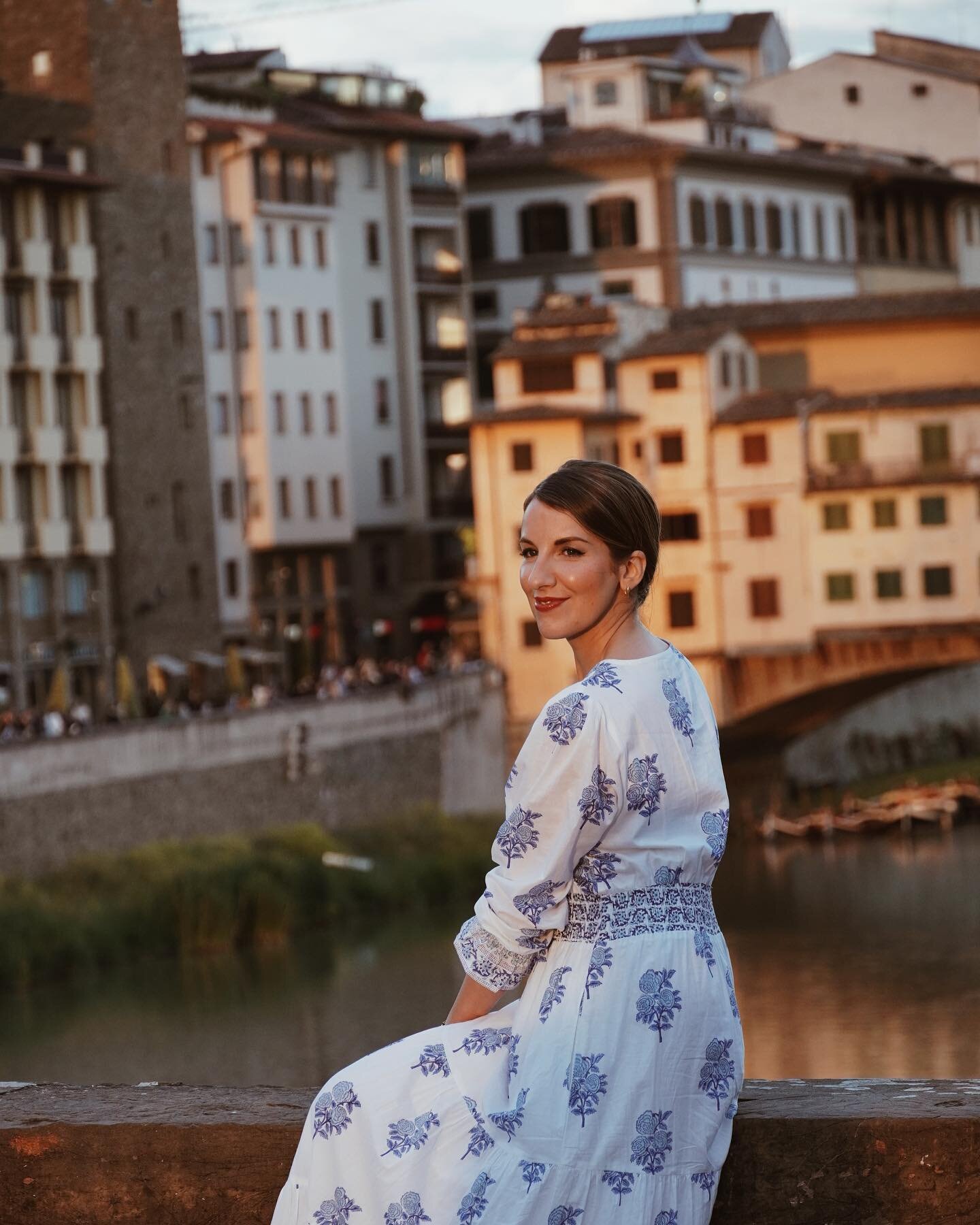 That beautiful Tuscan Sunset just took our breath away 🫶🏼

Now for dinner 😋 

Thank you so much for all of the wonderful recommendations on my post this morning&hellip;.we&rsquo;re working our way through them, but we need more time 😅😘

Dress @a
