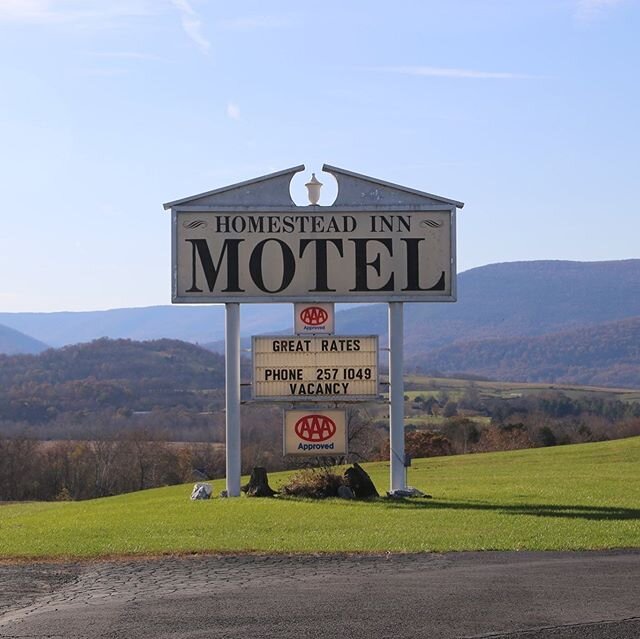 One thing's for certain, views are not lacking in Grant County, especially at our accommodations.
.
What's your favorite place to stay in GC? Motel? Cabin? AirBNB? Let us know. ⬇️
.
📍: Homestead Inn Motel, Petersburg