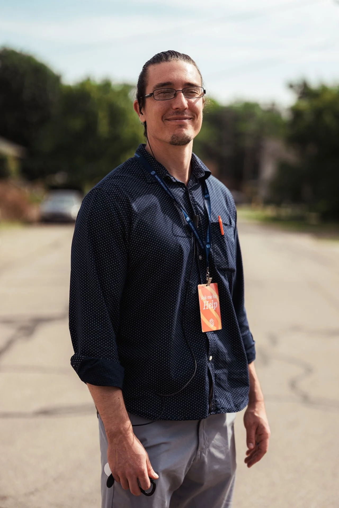 Man volunteering on a team at Sacred Mission Church