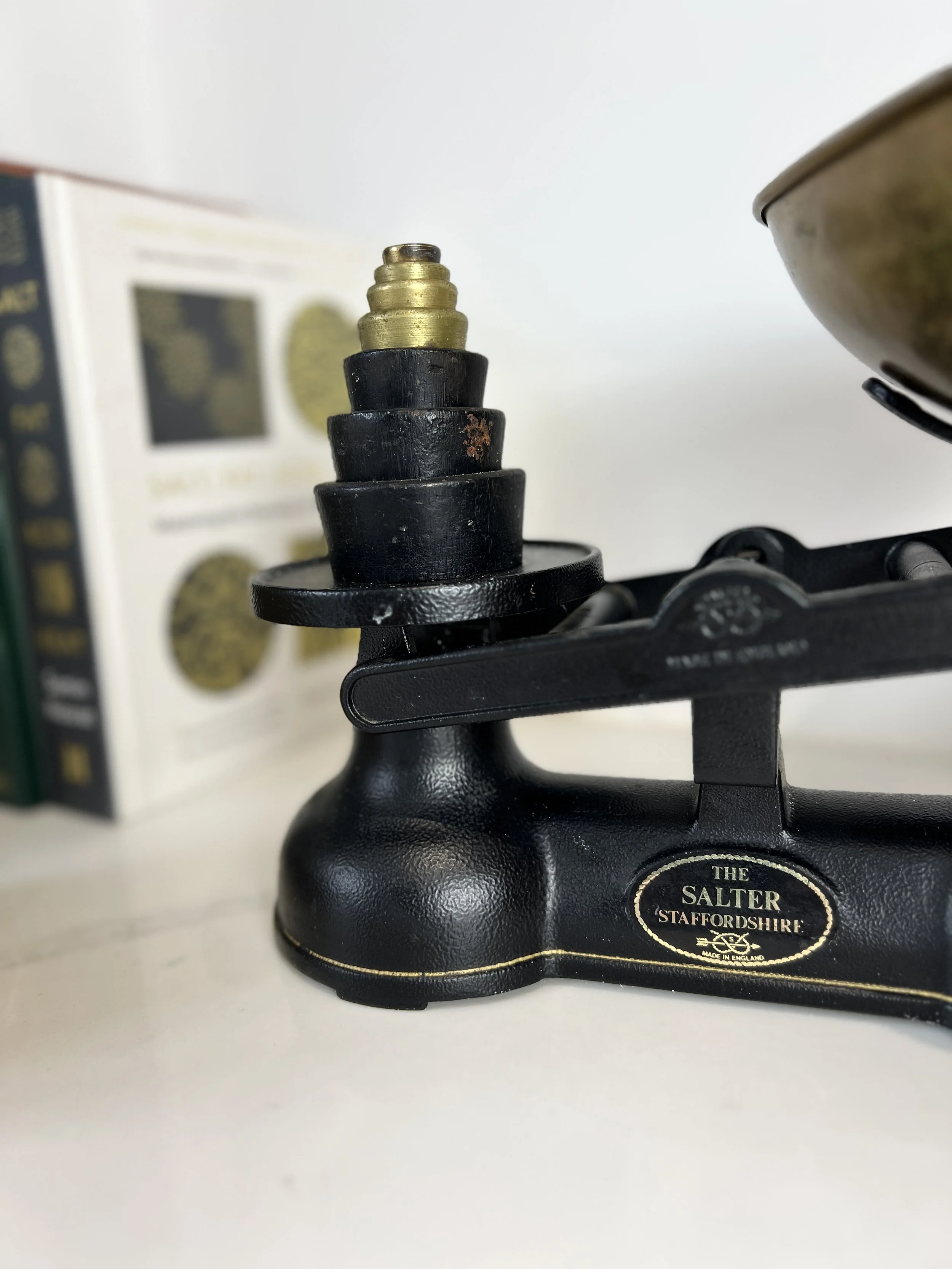 ev-home-vintage-salter-black-cast-iron-scales-8.jpg