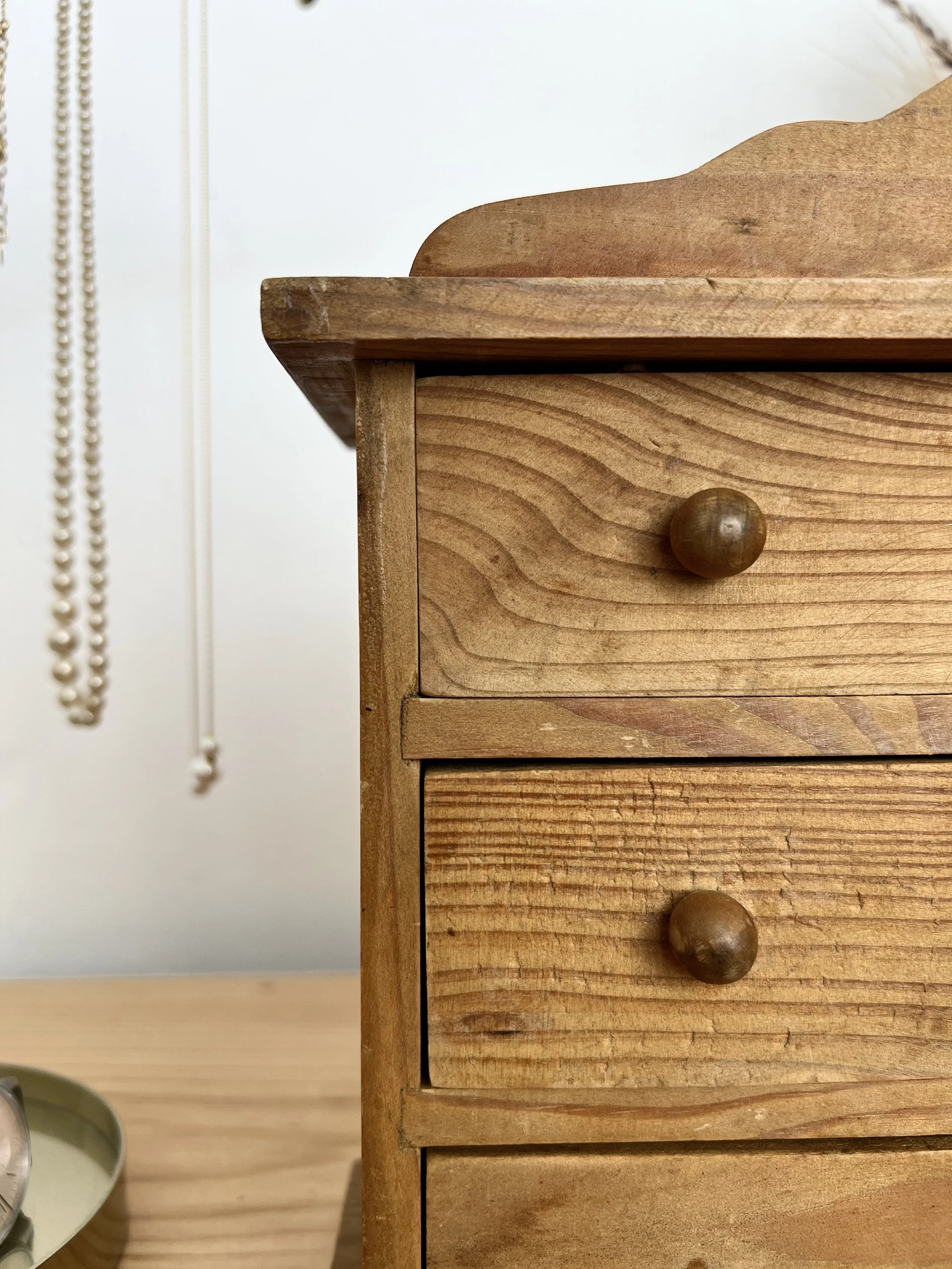 ev-home-vintage-wooden-trinket-cabinet-6.jpg