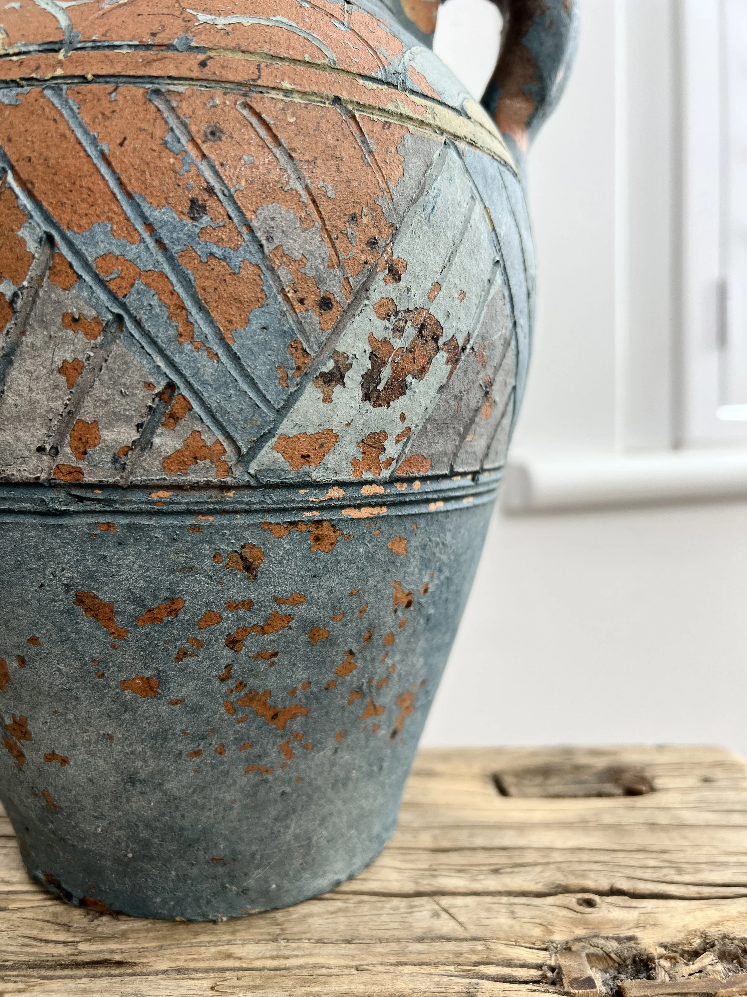 ev-home-vintage-mediterranean-amphora-vase-2.jpg
