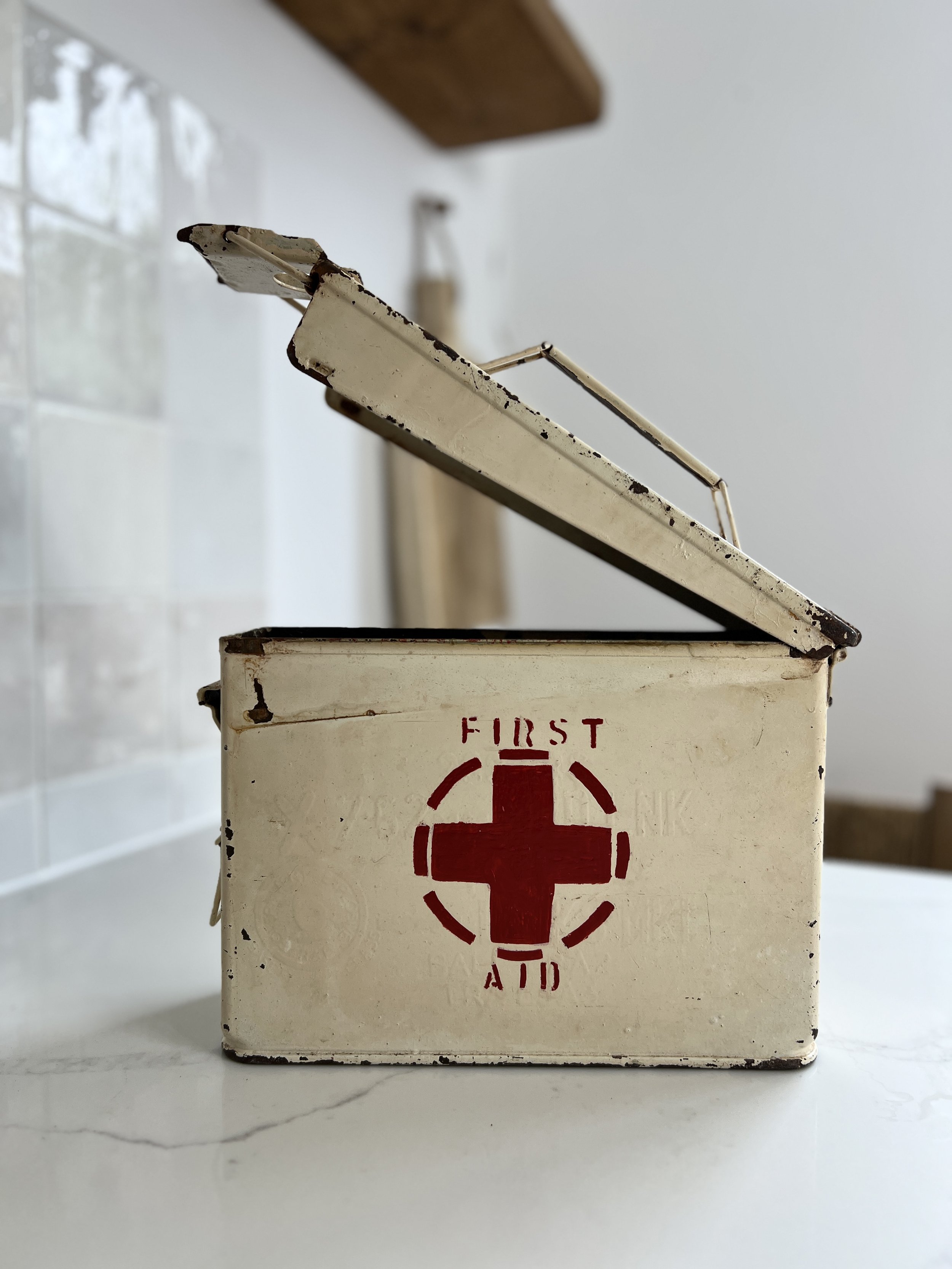 ev-home-british-military-first-aid-box-4.jpg