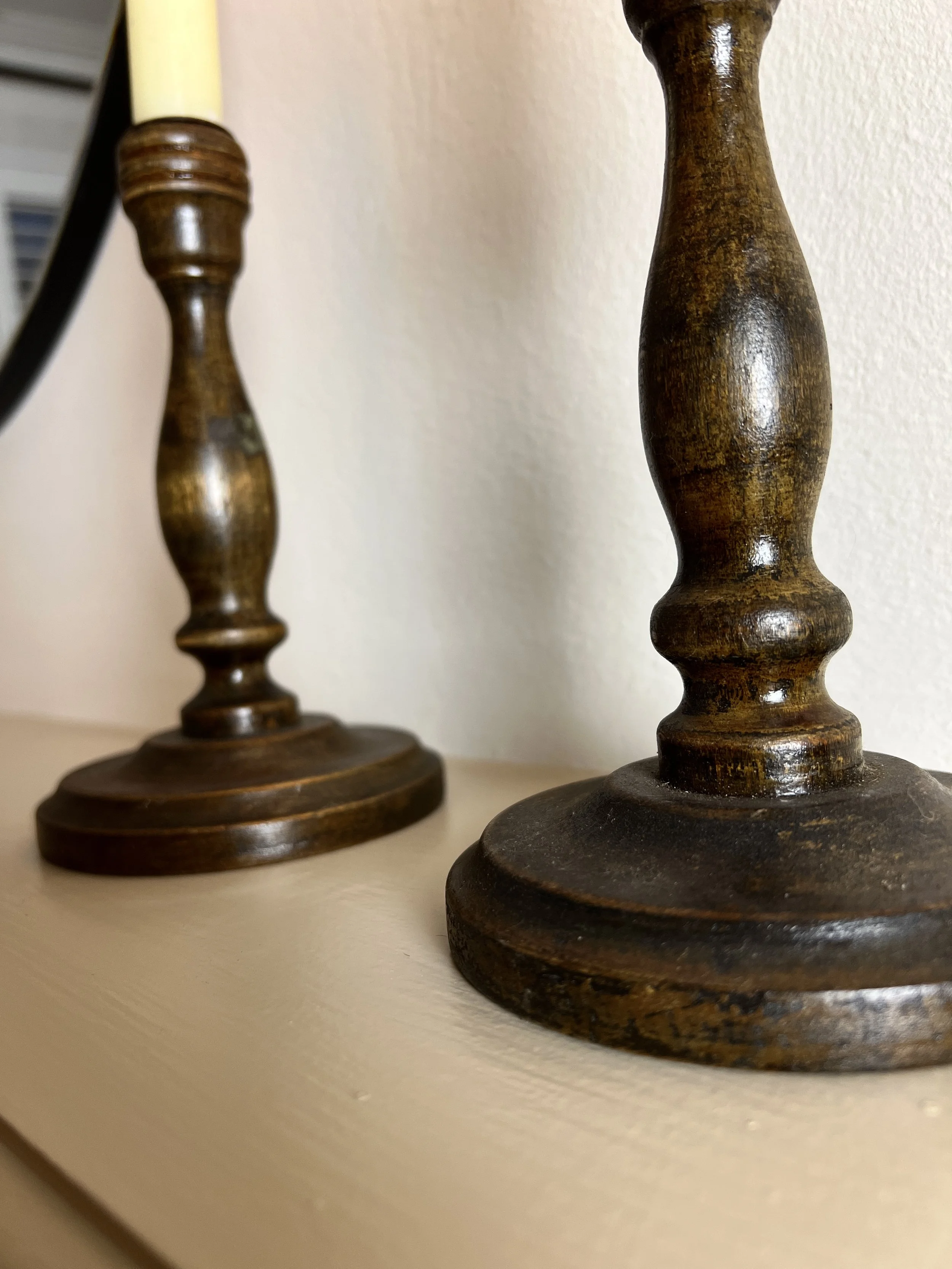 ev-home-pair-vintage-wooden-candlesticks-5.jpg