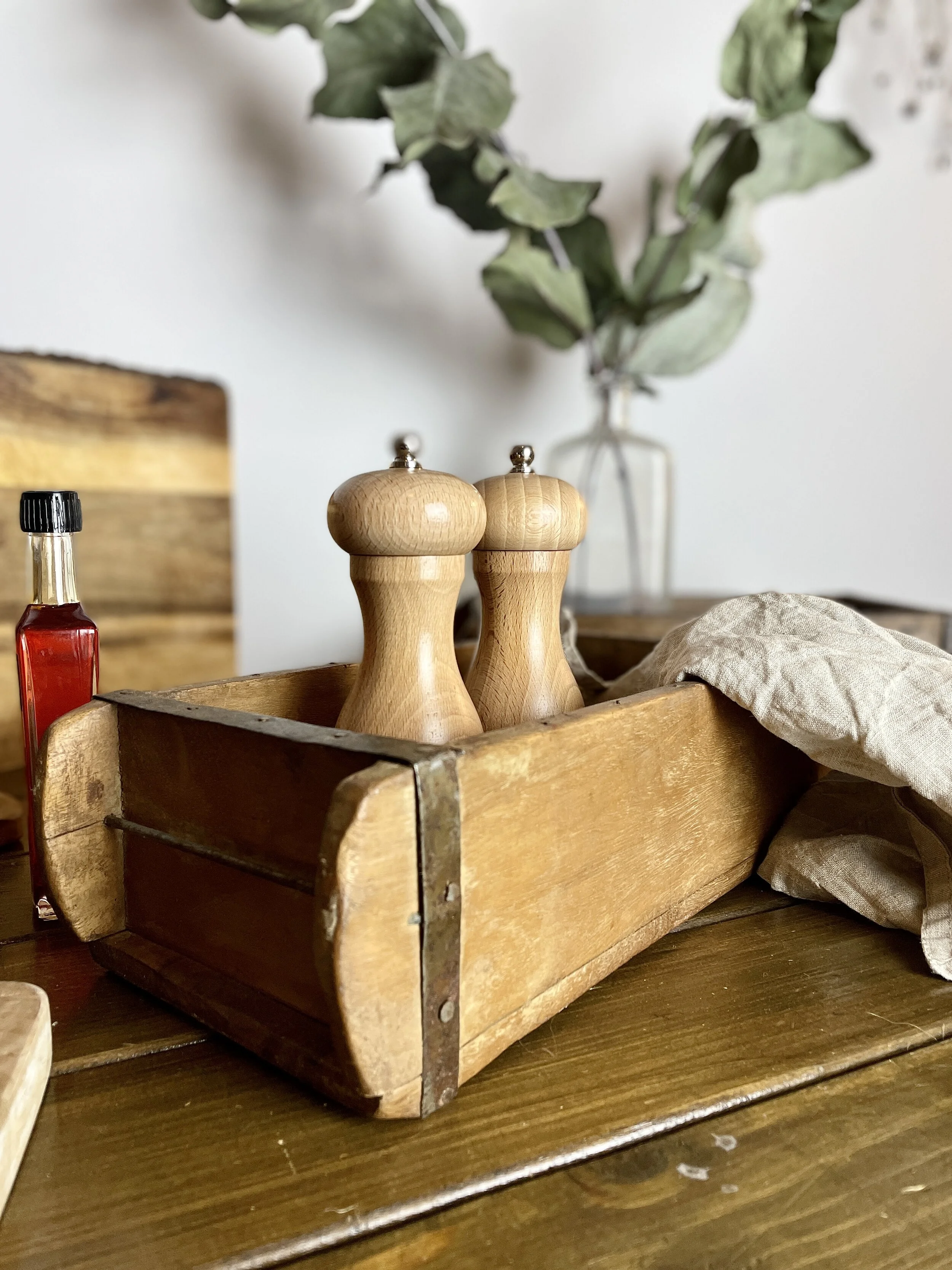 ev home vintage storage box