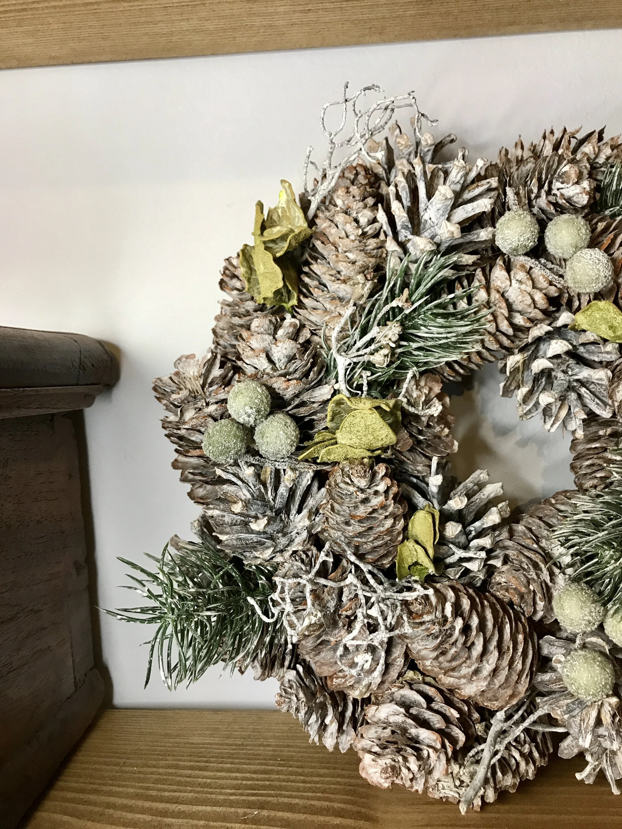 small christmas pinecone wreath
