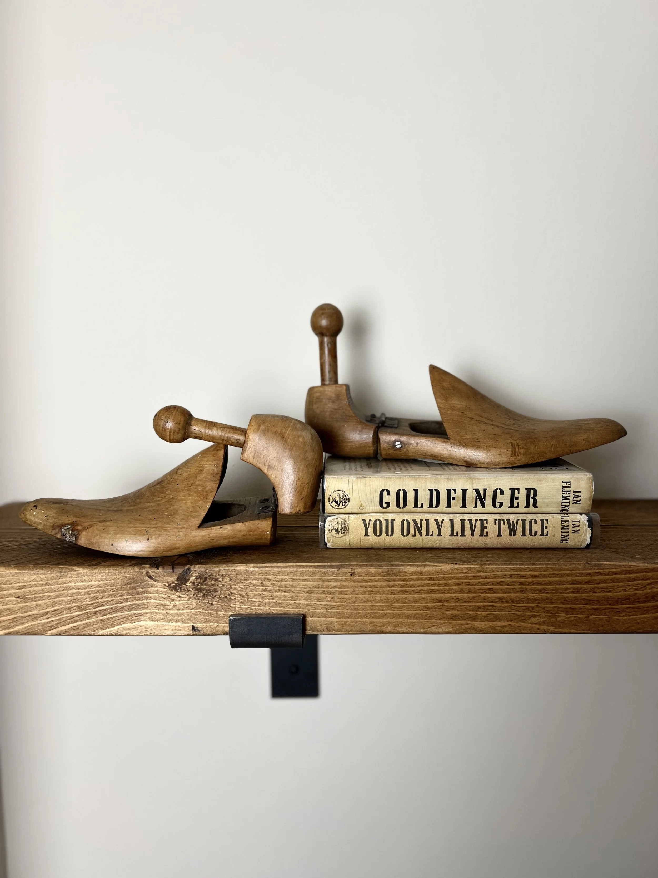 ev-home-pair-vintage-wooden-shoe-trees-1.jpg
