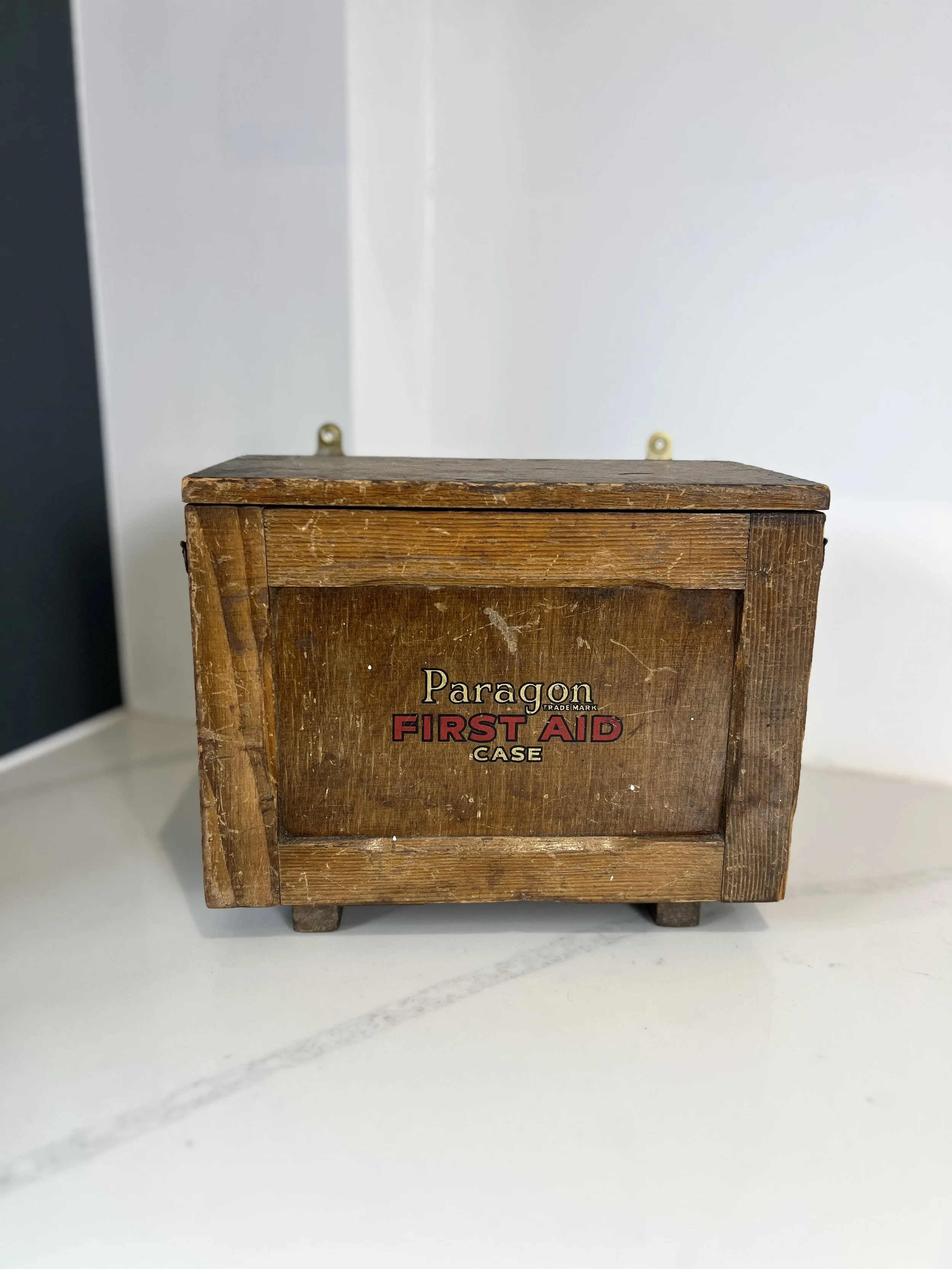 ev-home-vintage-paragon-first-aid-box-1.jpg