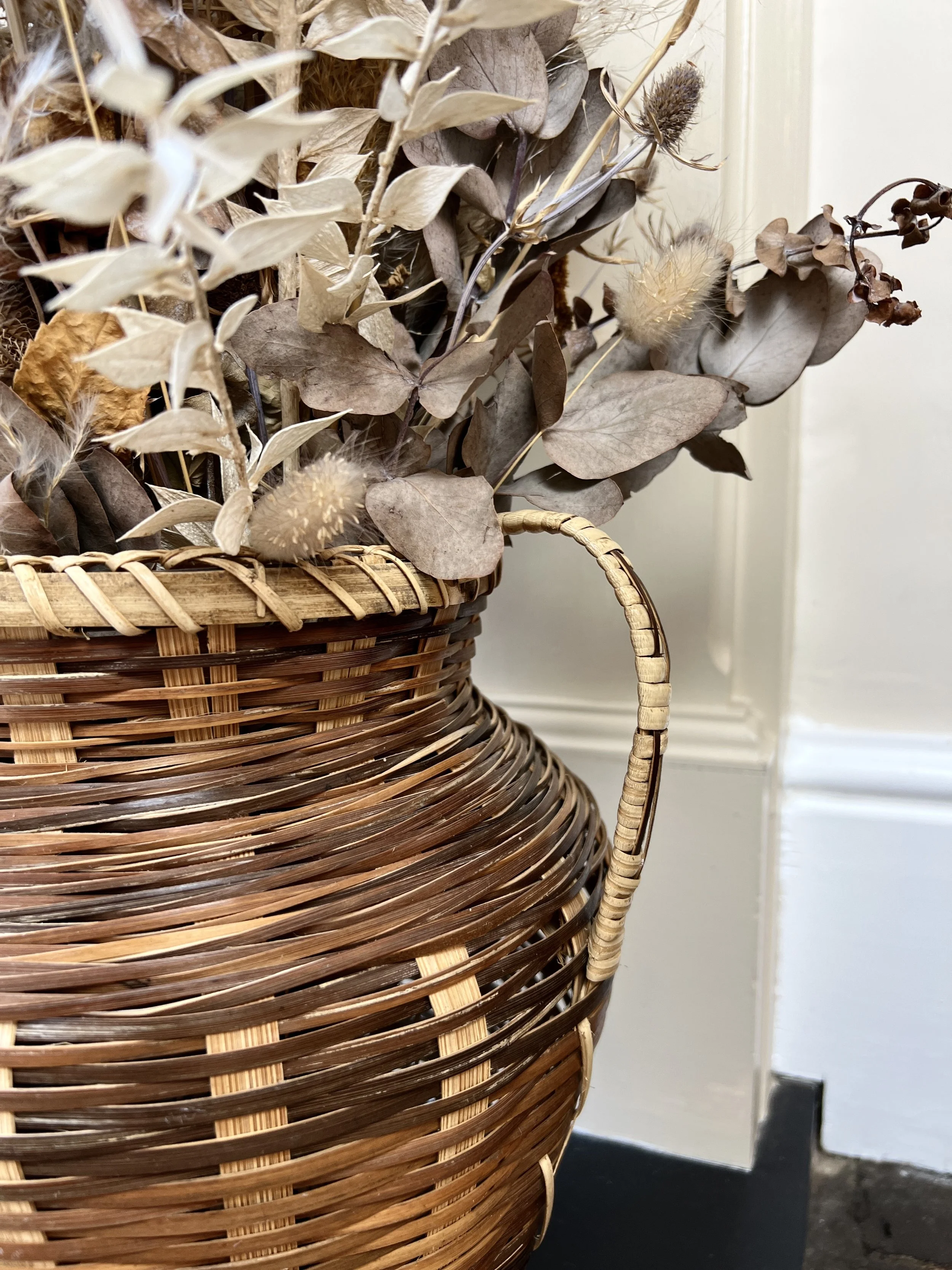 ev-home-vintage-wicker-urn-basket-vase-3.jpg