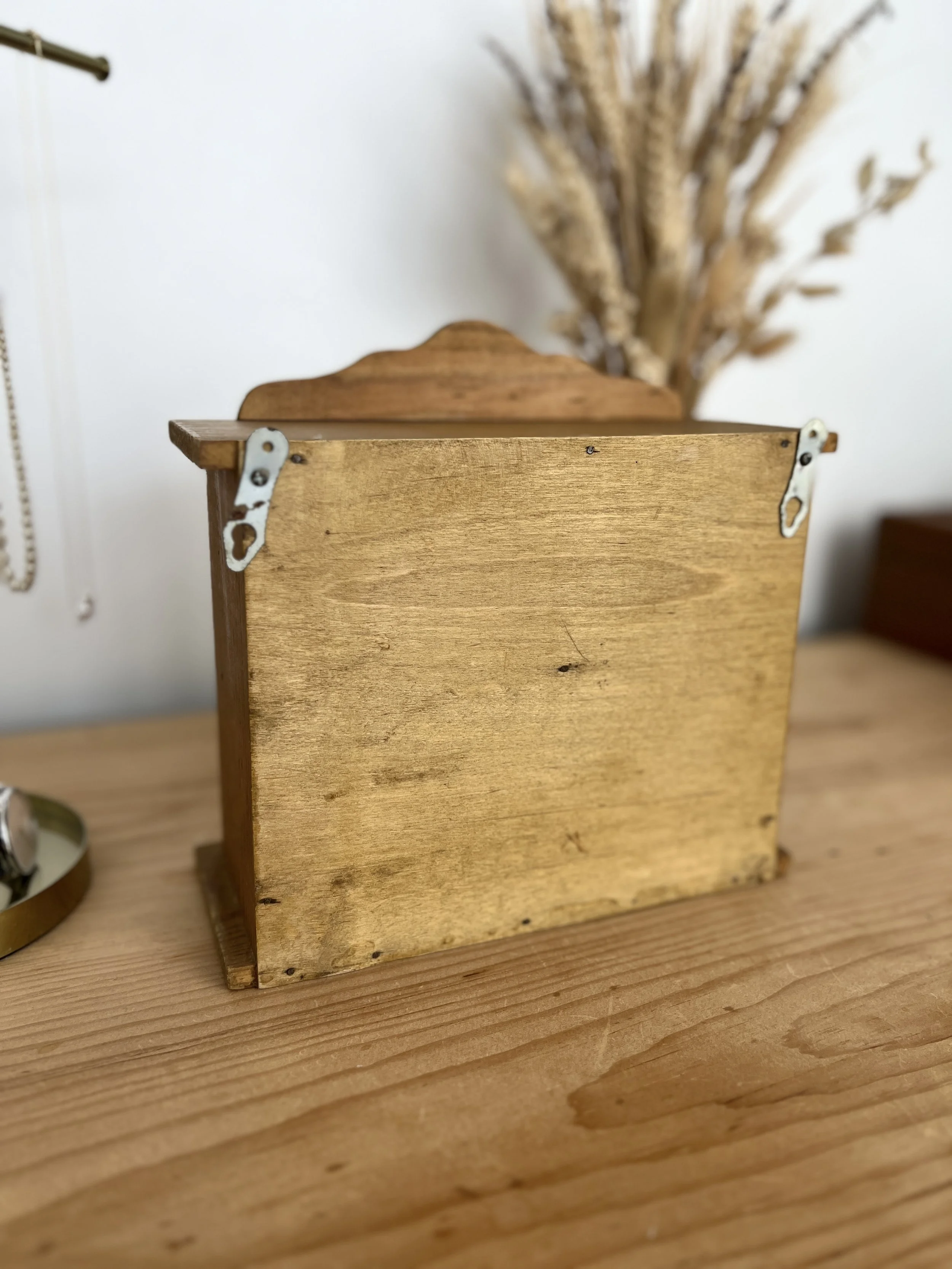 ev-home-vintage-wooden-trinket-cabinet-5.jpg