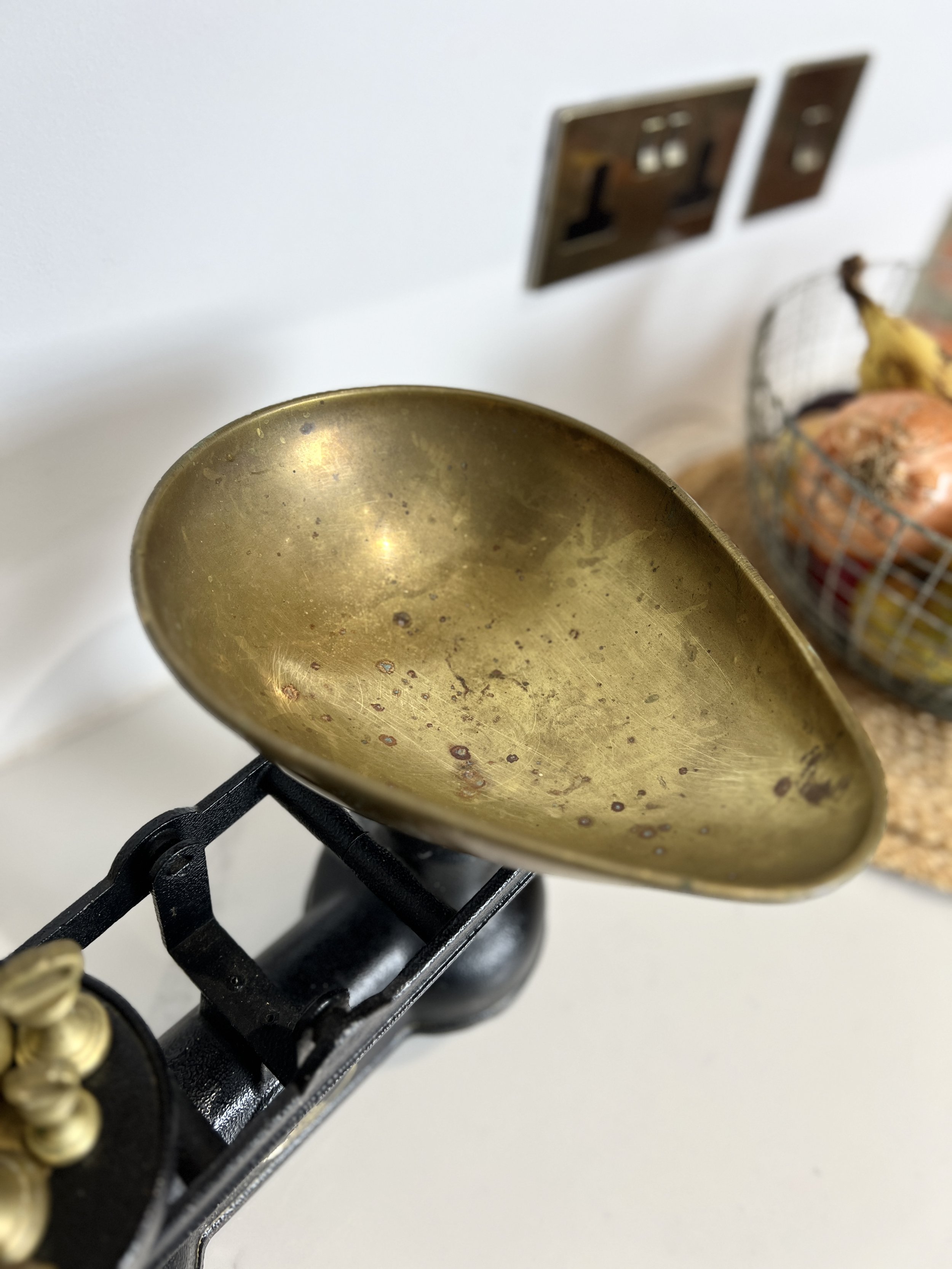 ev-home-vintage-salter-staffordshire-cast-iron-scales-brass-weights-3.jpg
