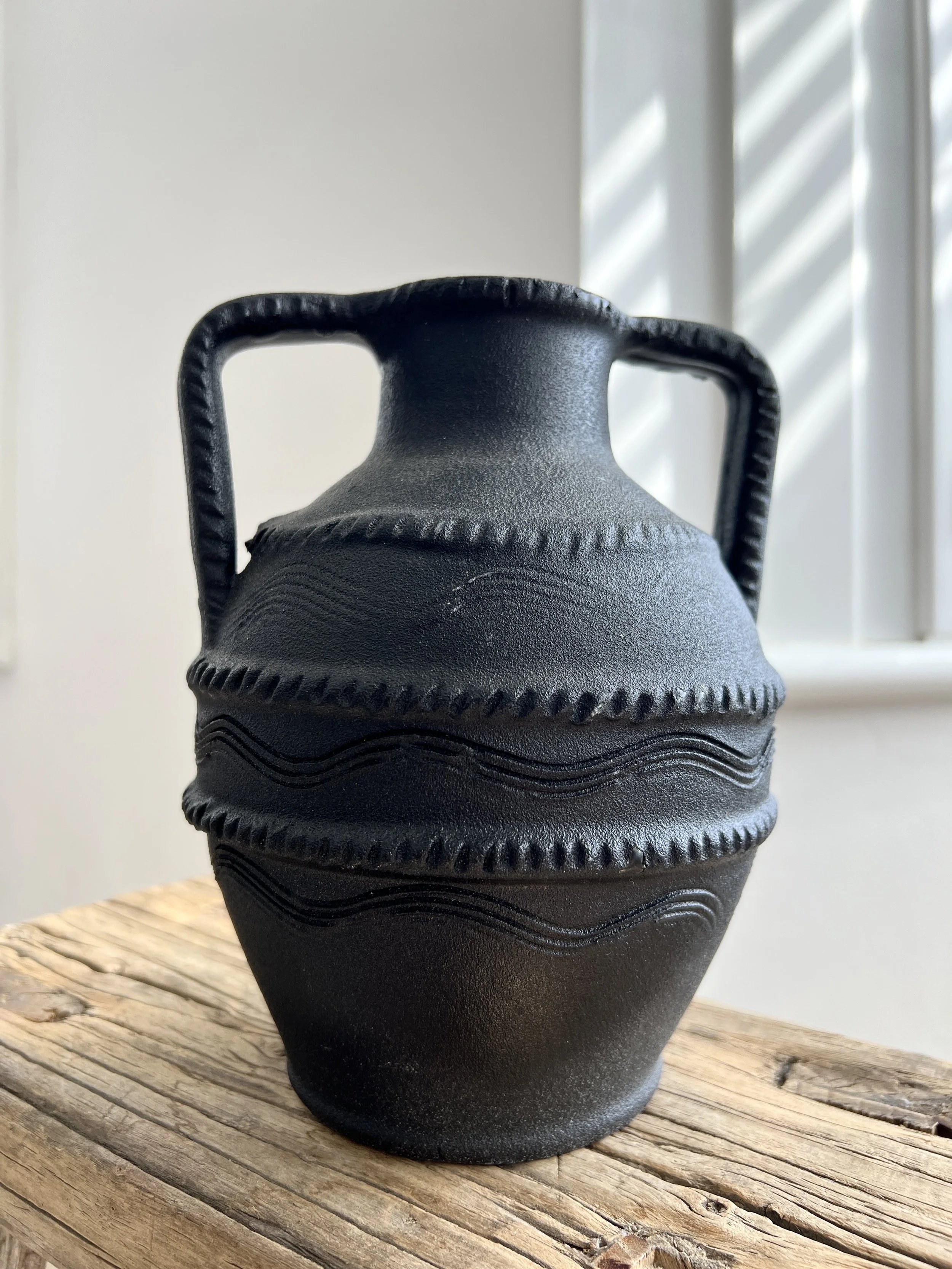ev-home-vintage-romanian-folk-vase-4.jpg
