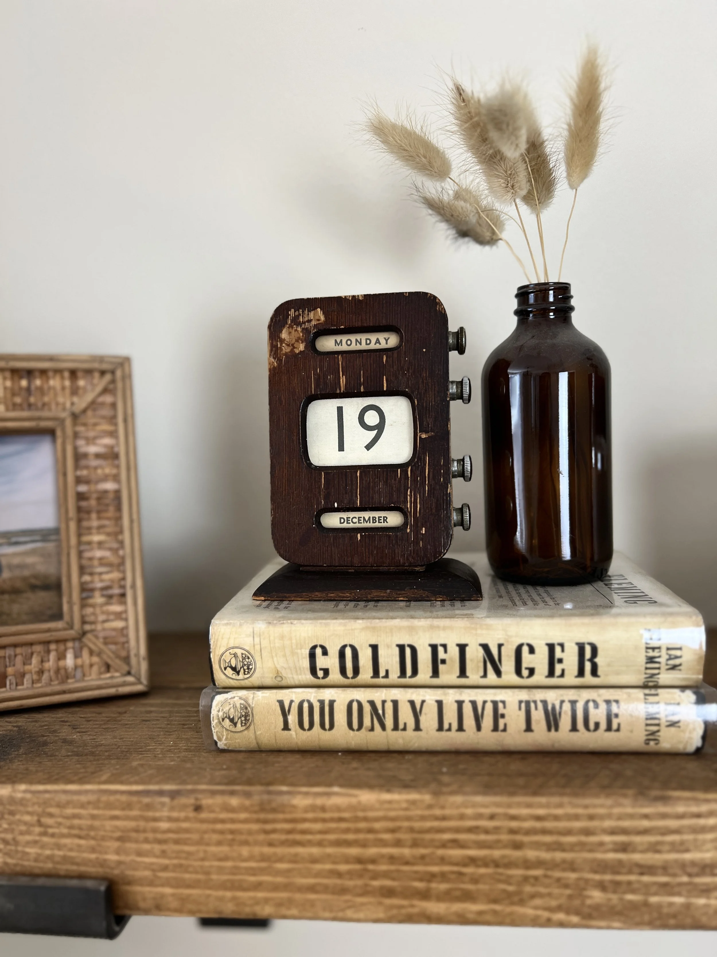 ev-home-vintage-perpetual-desk-calendar-6.jpg