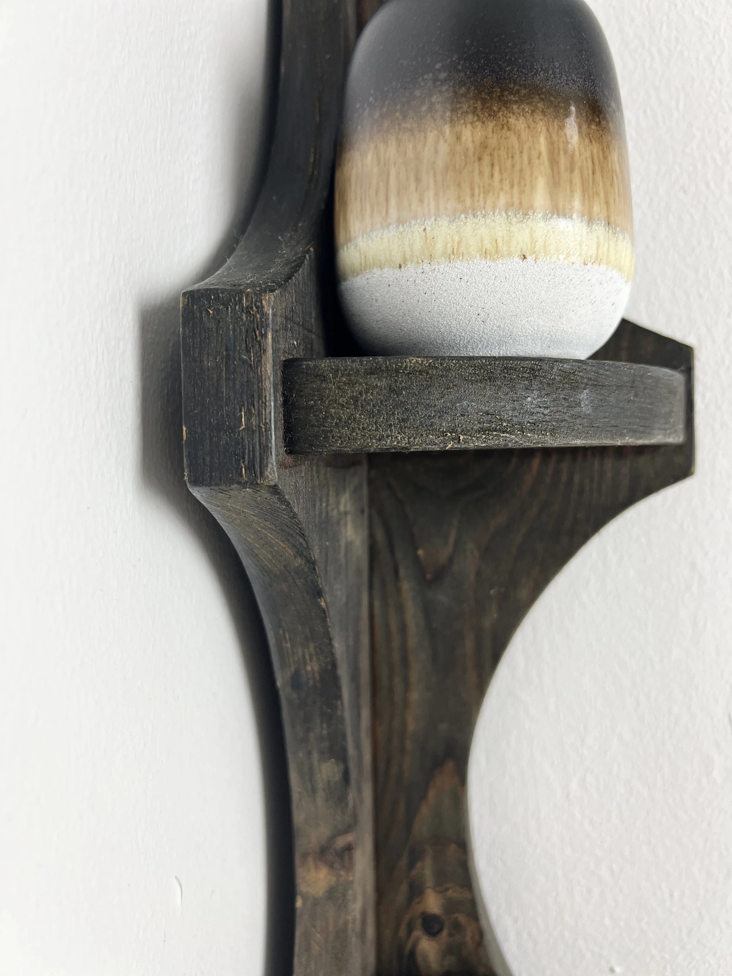 ev-home-rustic-wooden-corner-shelf-3.jpg