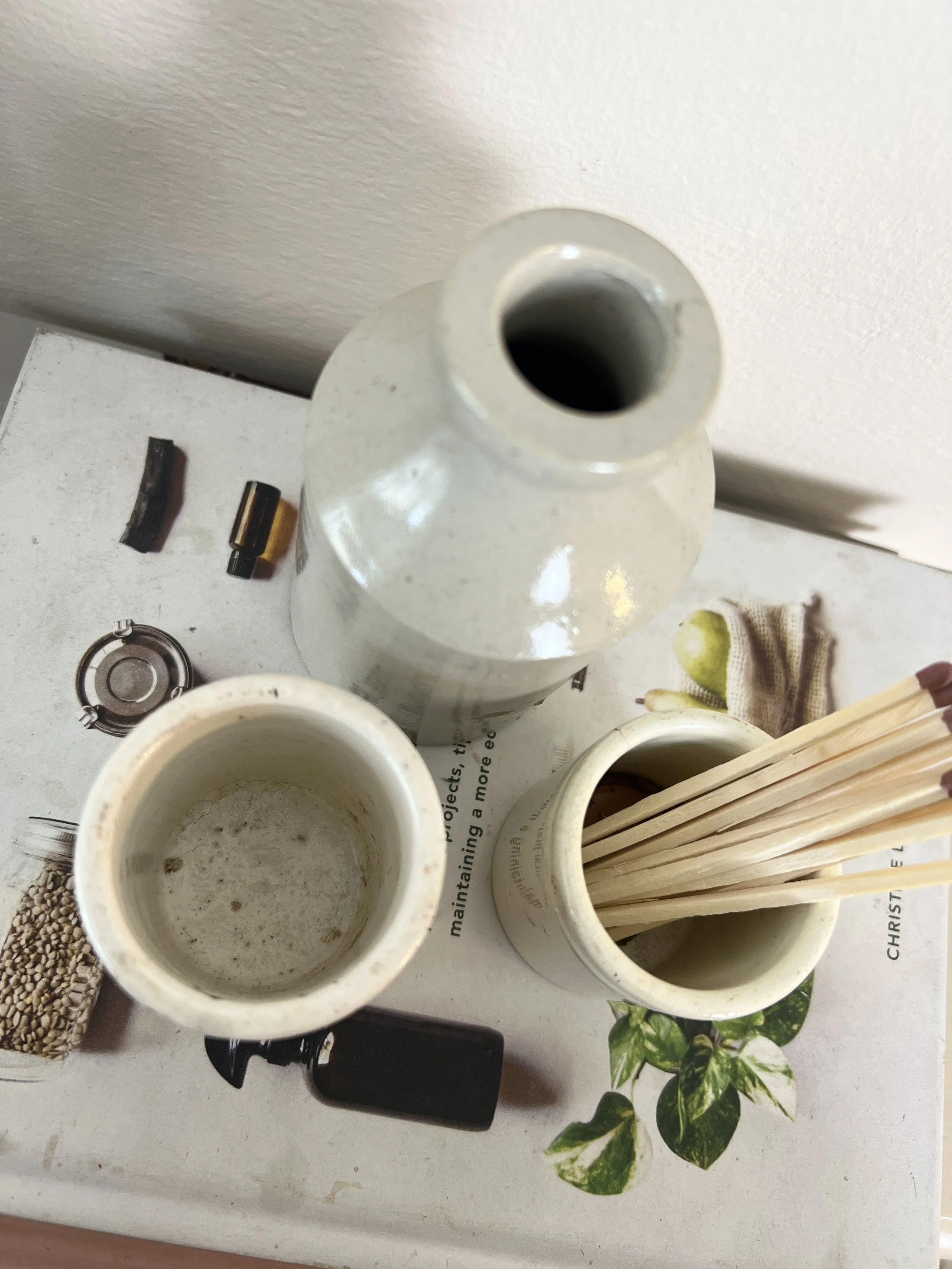 ev-home-vintage-stoneware-pot-cream-trio-D-2.jpg