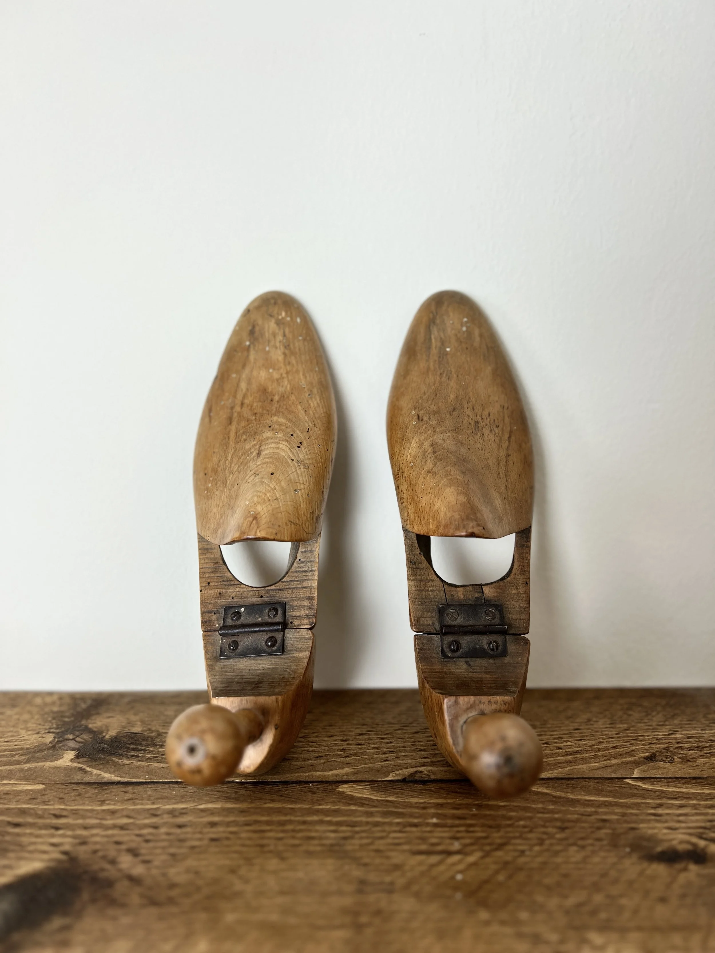 ev-home-pair-vintage-wooden-shoe-trees-4.jpg