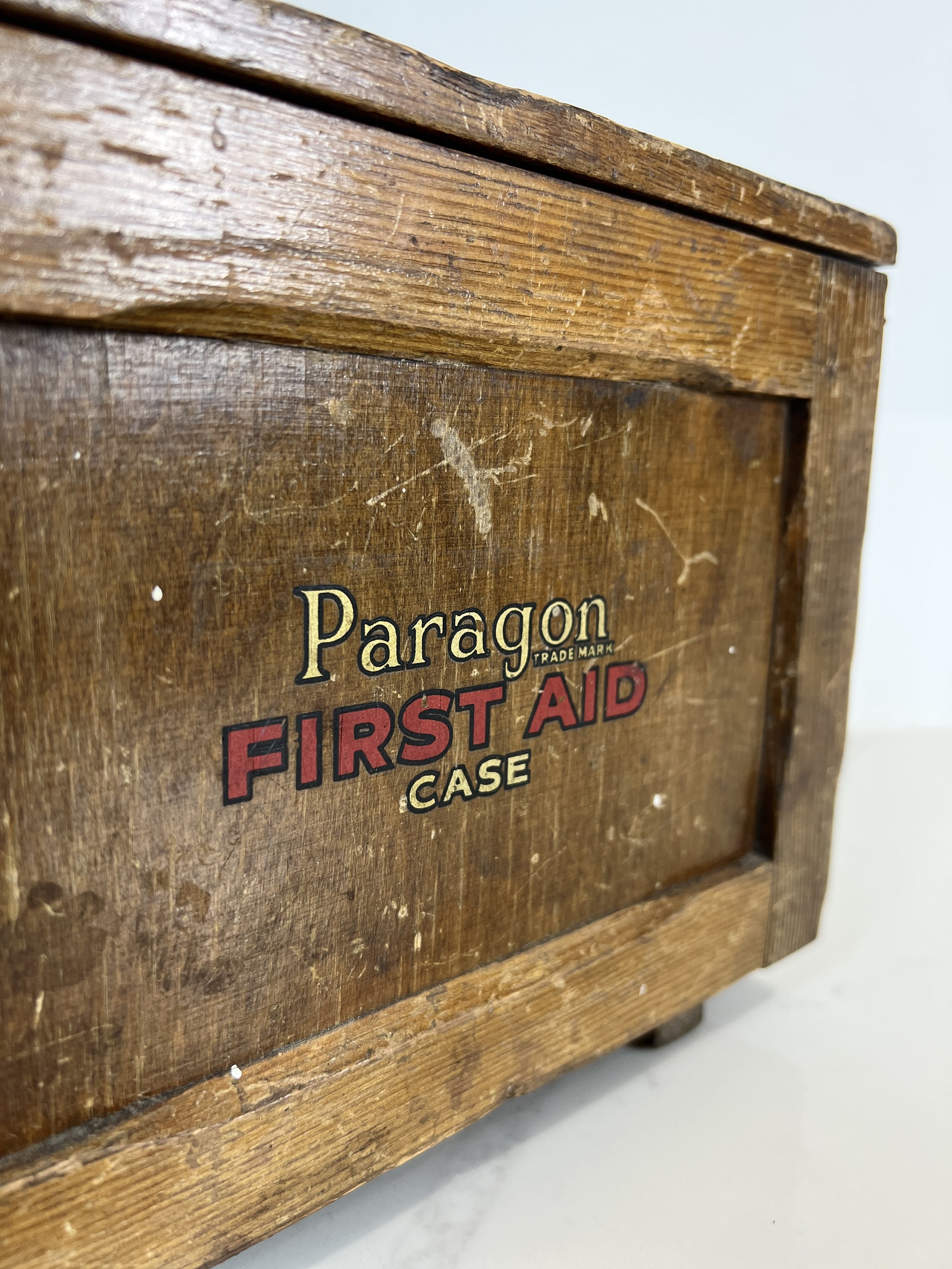 ev-home-vintage-paragon-first-aid-box-3.jpg