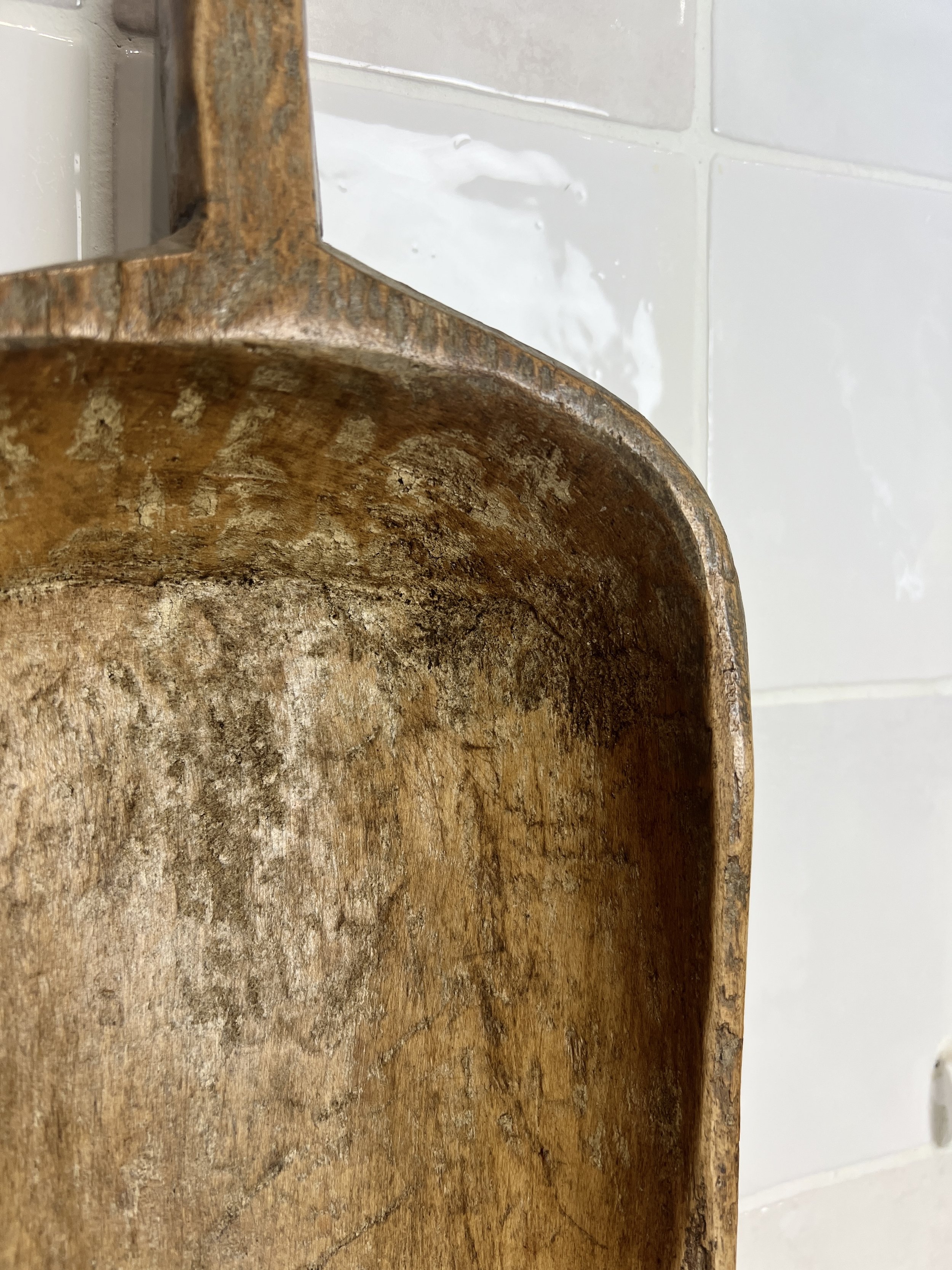 ev-home-antique-wooden-grain-scoop-4.jpg