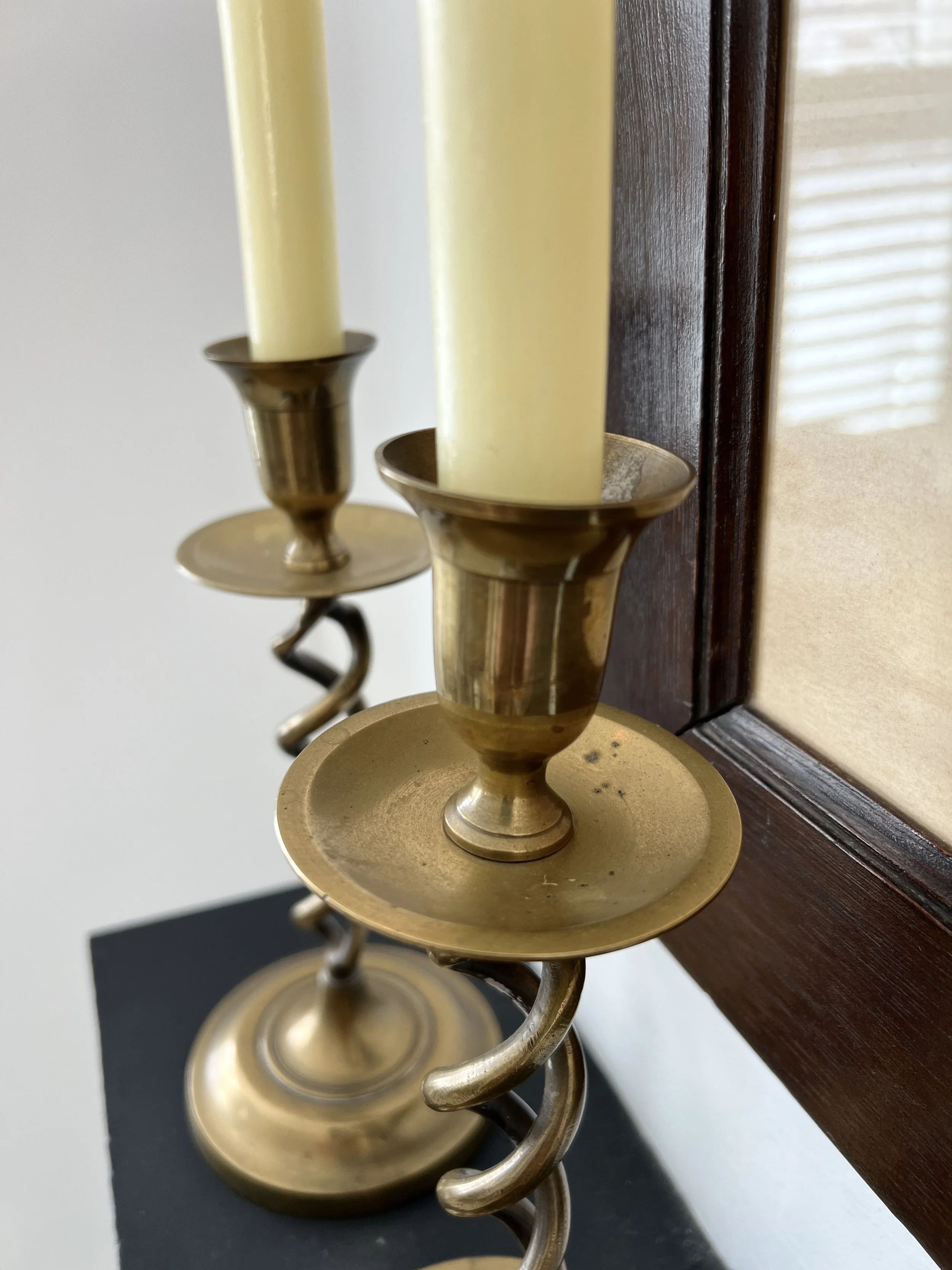 ev-home-vintage-brass-barley-twist-candlesticks-25cm-2.jpg